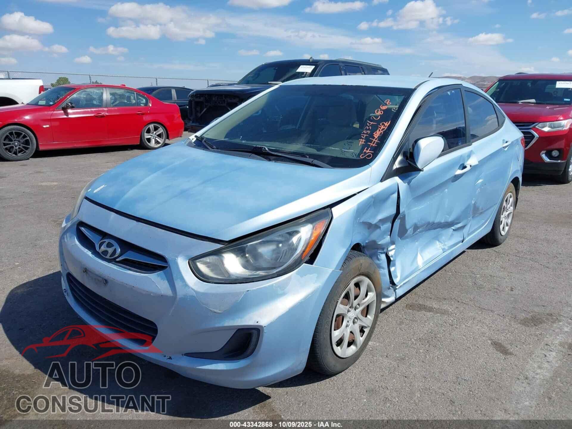 HYUNDAI ACCENT 2013 - KMHCT4AE1DU413111