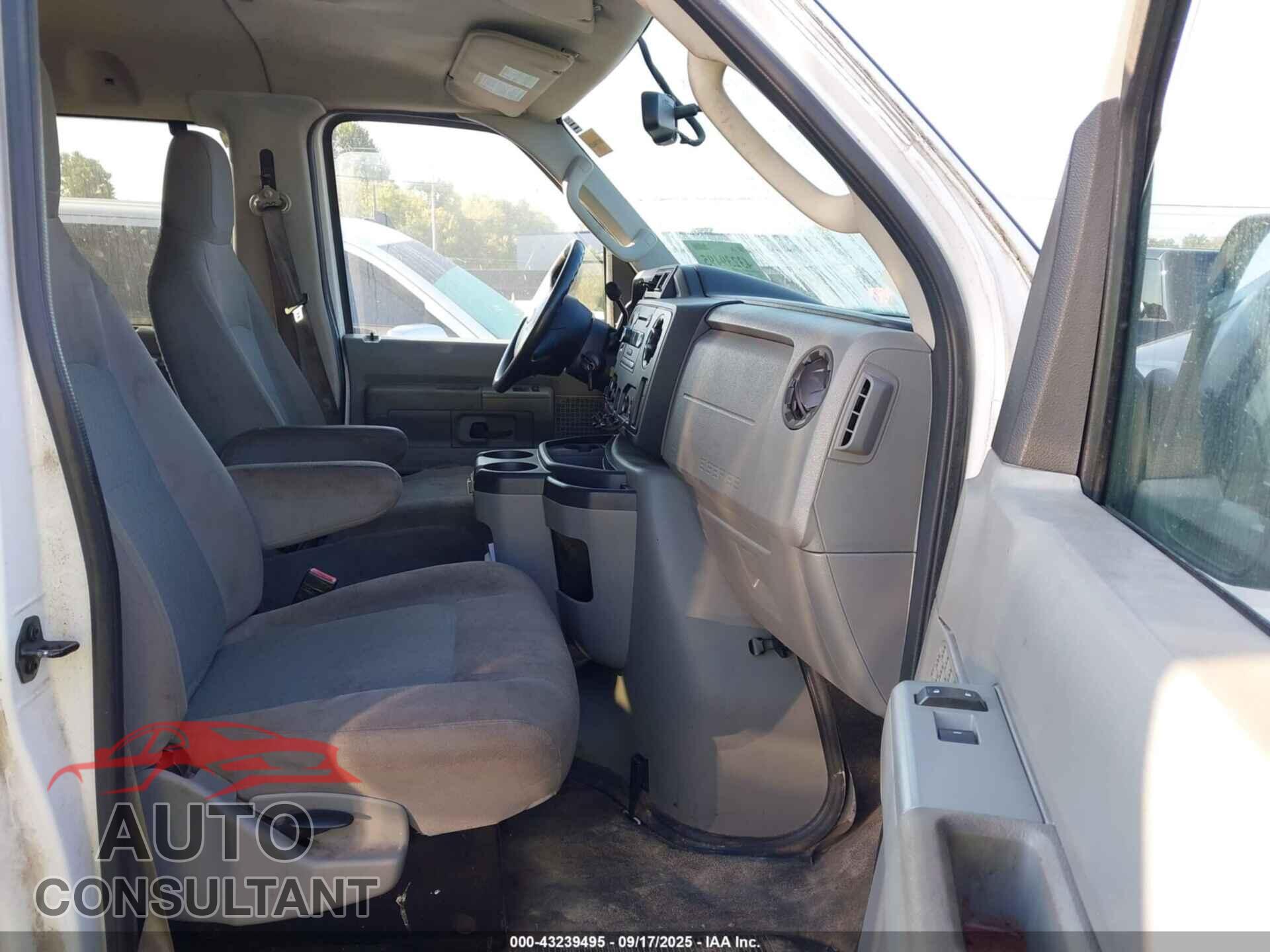 FORD E-350 SUPER DUTY 2013 - 1FBSS3BL4DDB05476