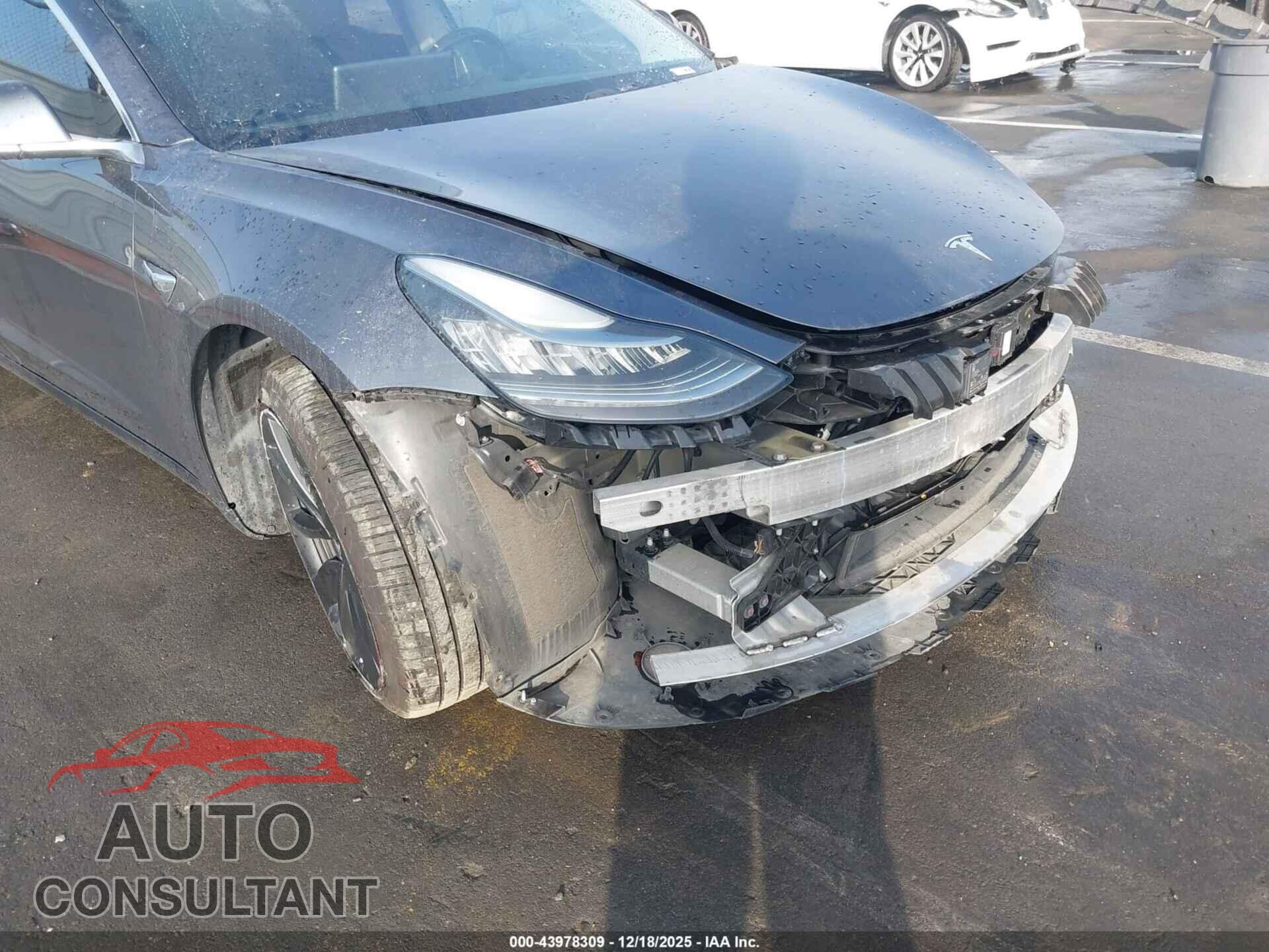 TESLA MODEL 3 2018 - 5YJ3E1EA3JF019909