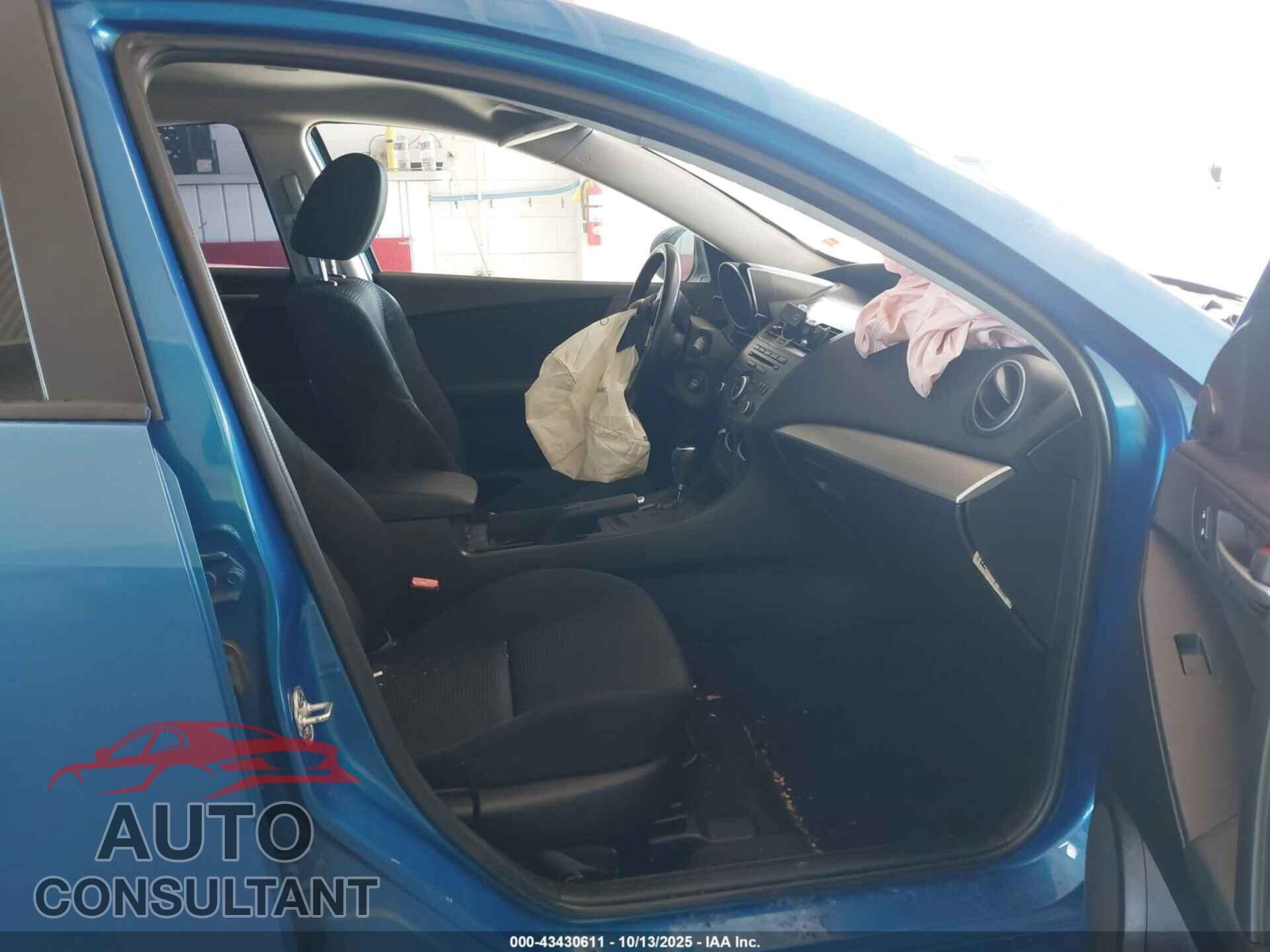MAZDA MAZDA3 2012 - JM1BL1V74C1608906