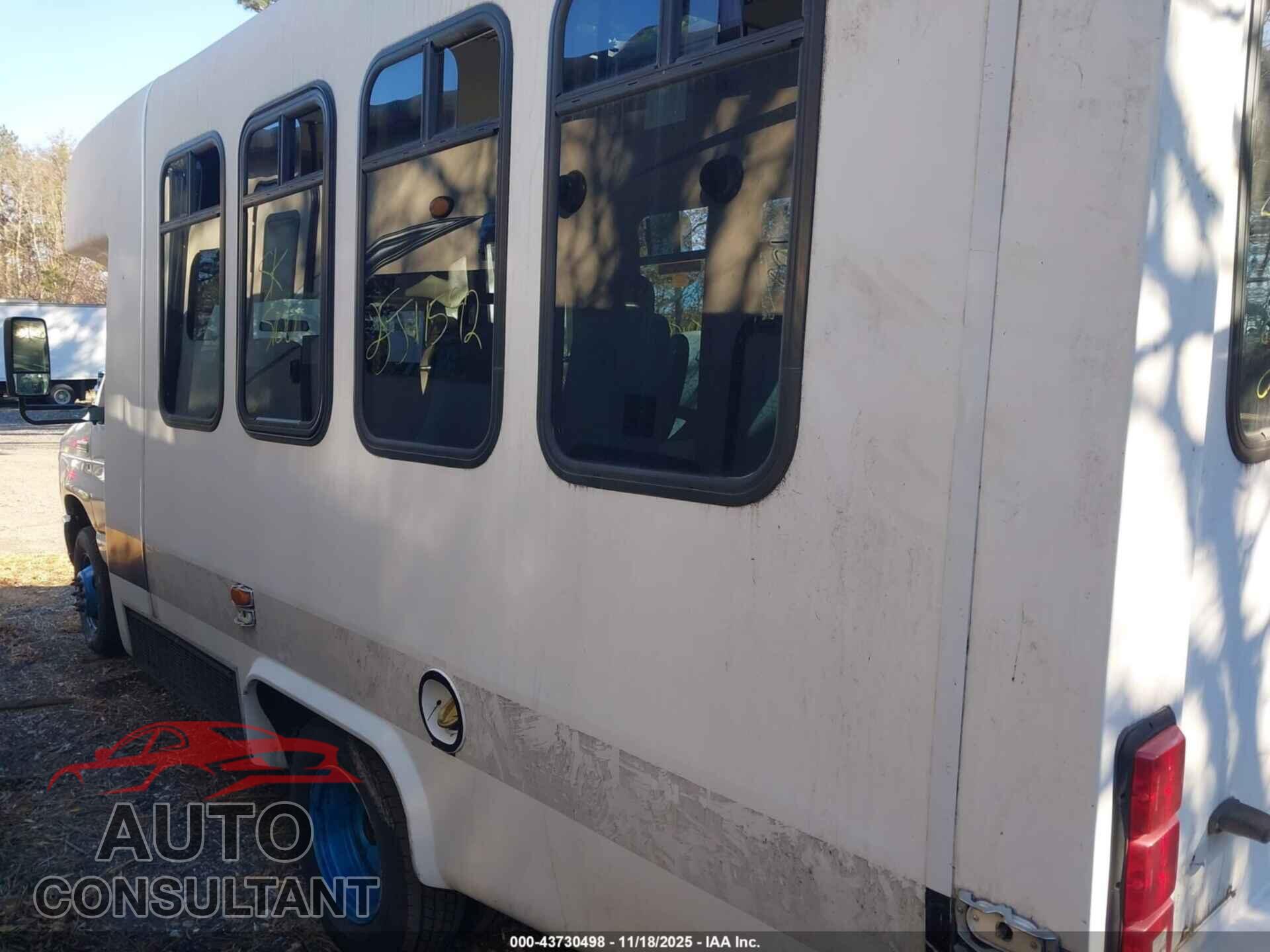 FORD E-350 CUTAWAY 2009 - 1FDEE35L09DA17006