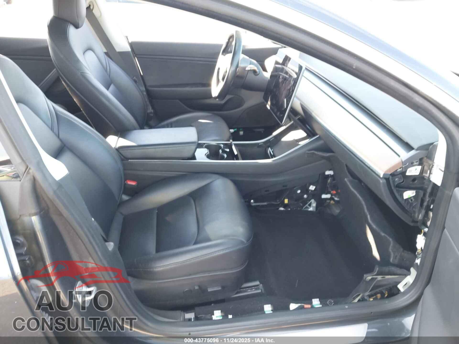 TESLA MODEL 3 2018 - 5YJ3E1EA3JF036743