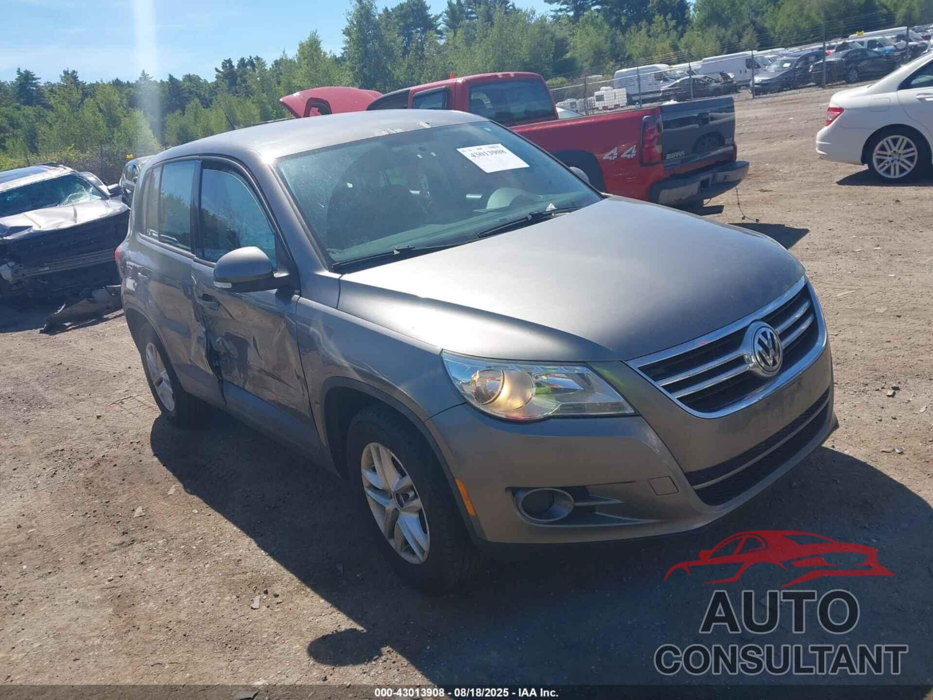 VOLKSWAGEN TIGUAN 2011 - WVGAV7AX3BW535944