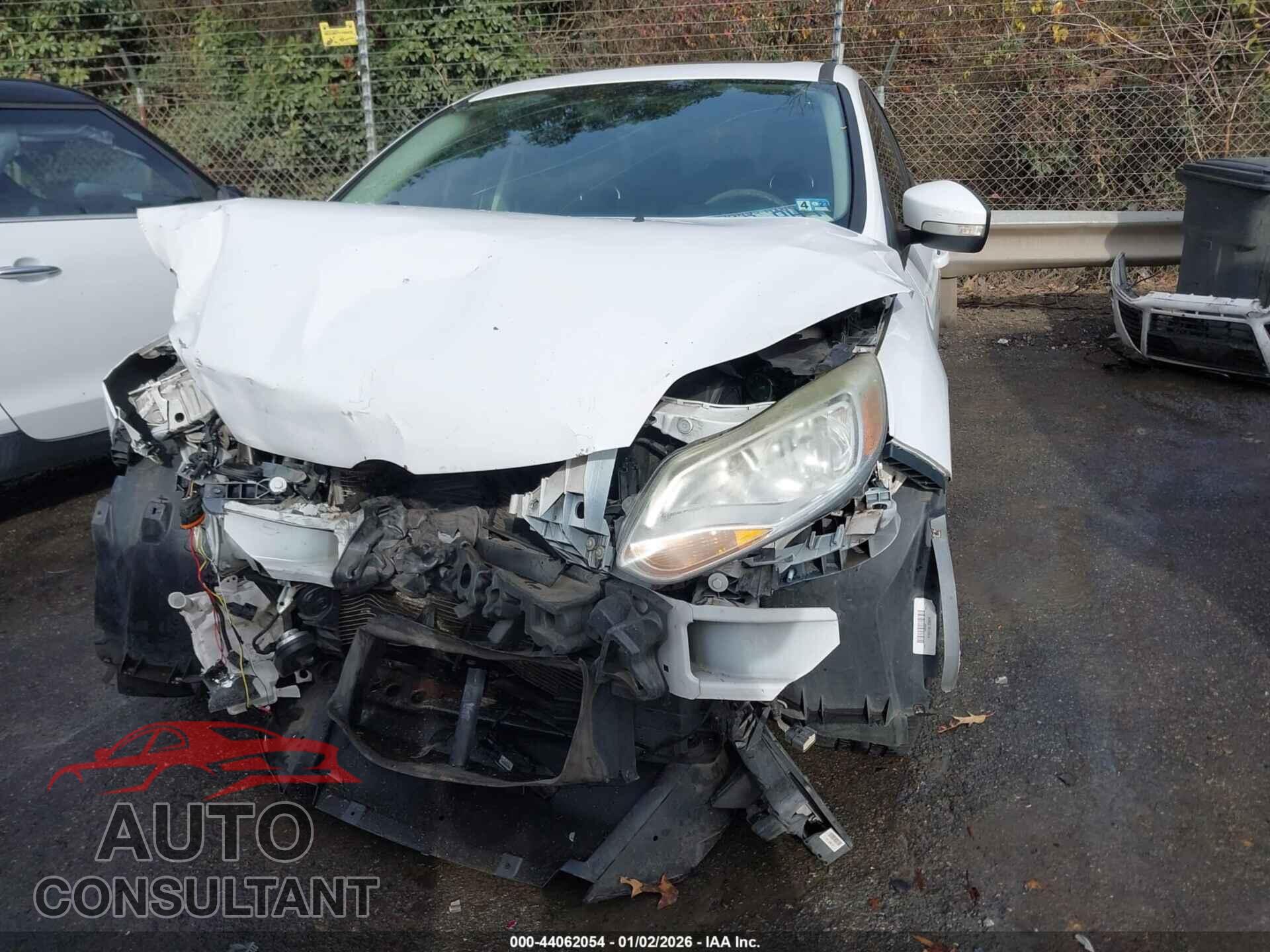 FORD FOCUS 2012 - 1FAHP3F2XCL127436