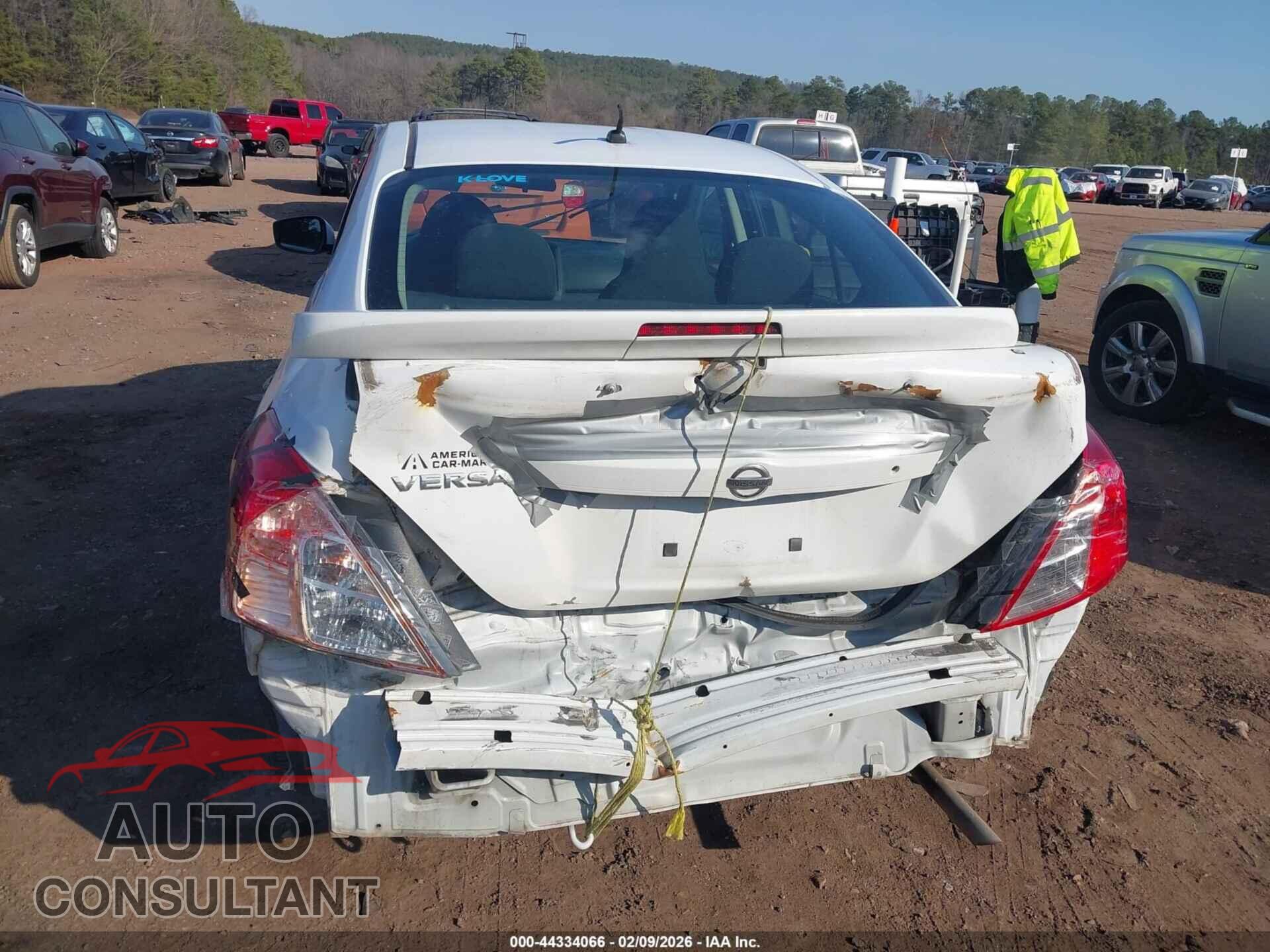 NISSAN VERSA 2017 - 3N1CN7AP4HL906561