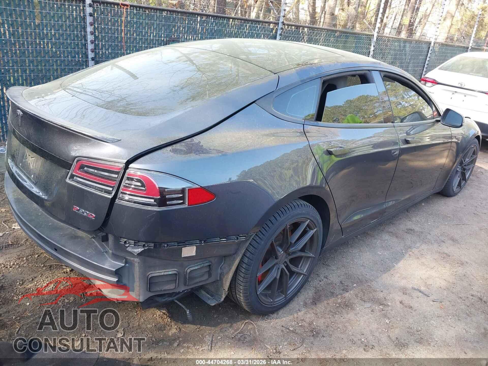 TESLA MODEL S 2015 - 5YJSA1E40FF116638