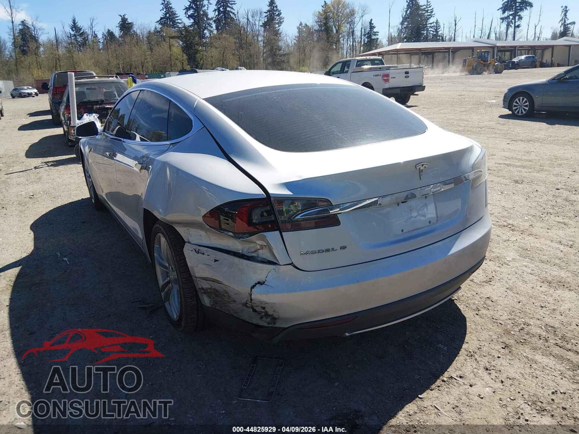 TESLA MODEL S 2013 - 5YJSA1AC2DFP10738