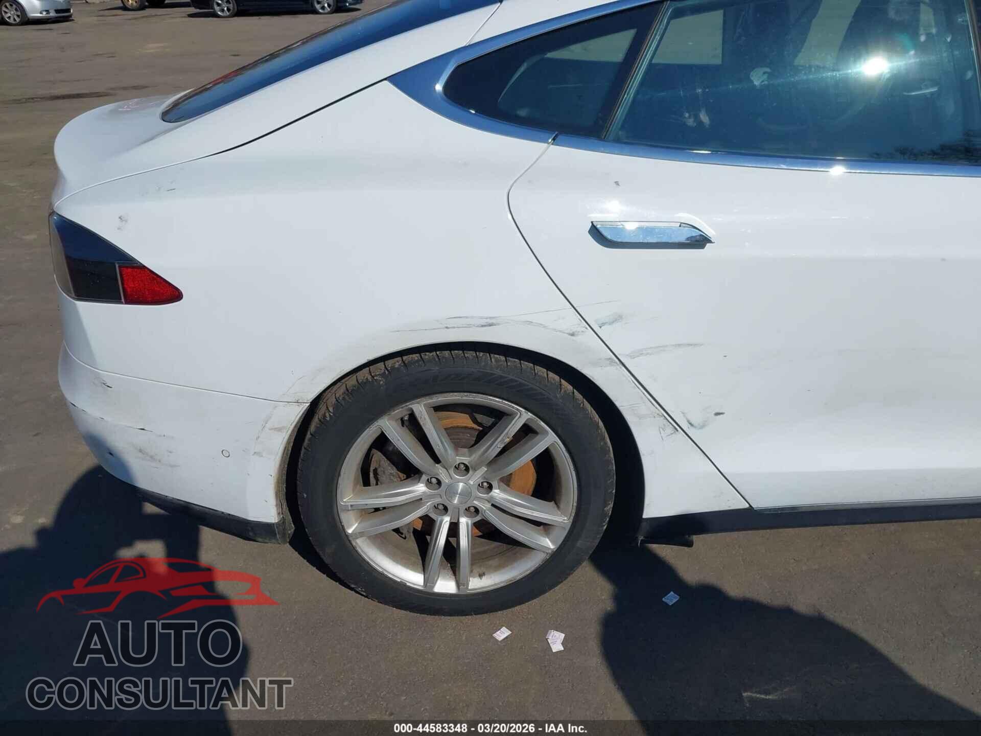 TESLA MODEL S 2015 - 5YJSA1S28FF090857