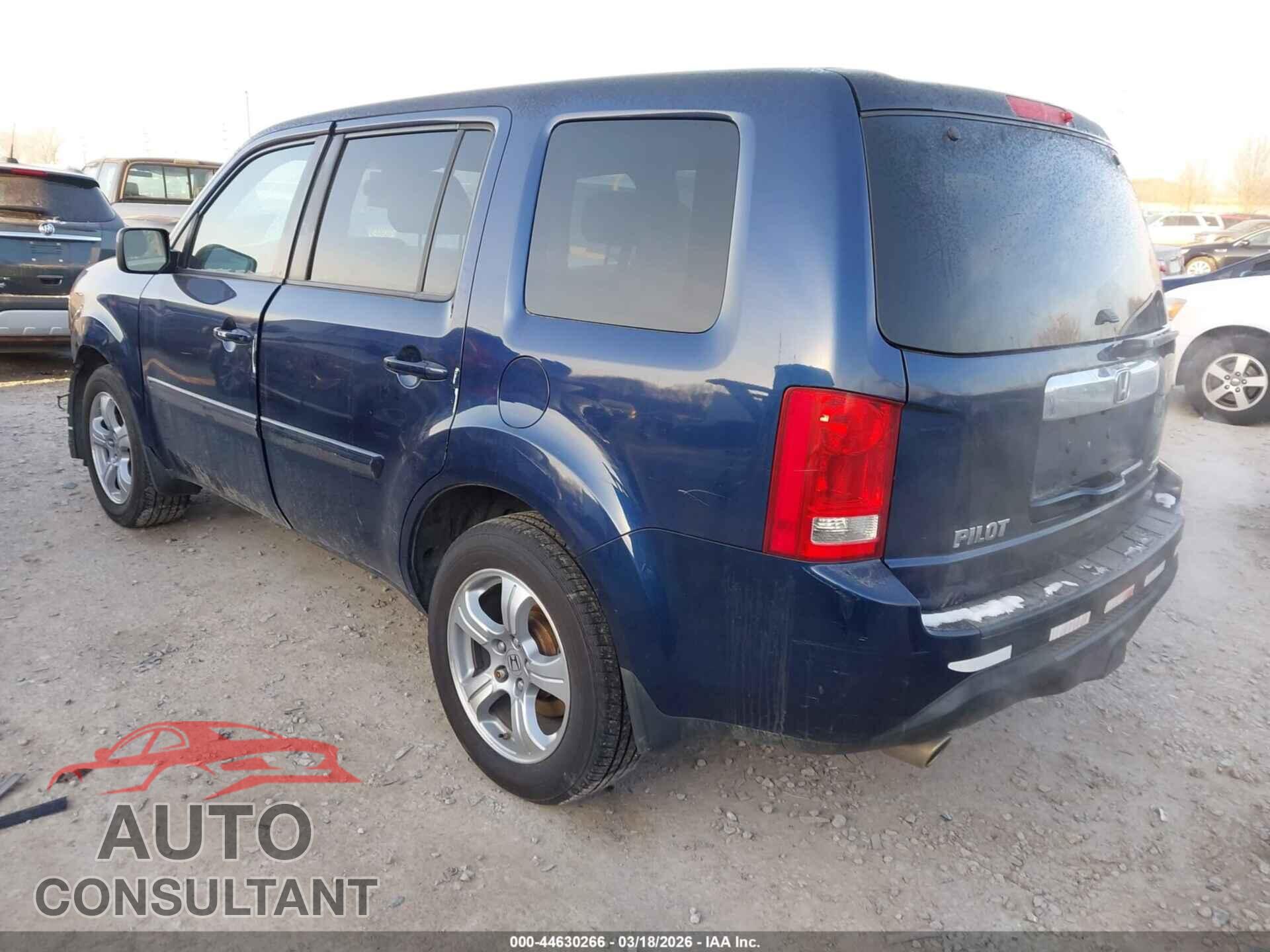 HONDA PILOT 2015 - 5FNYF4H68FB001702