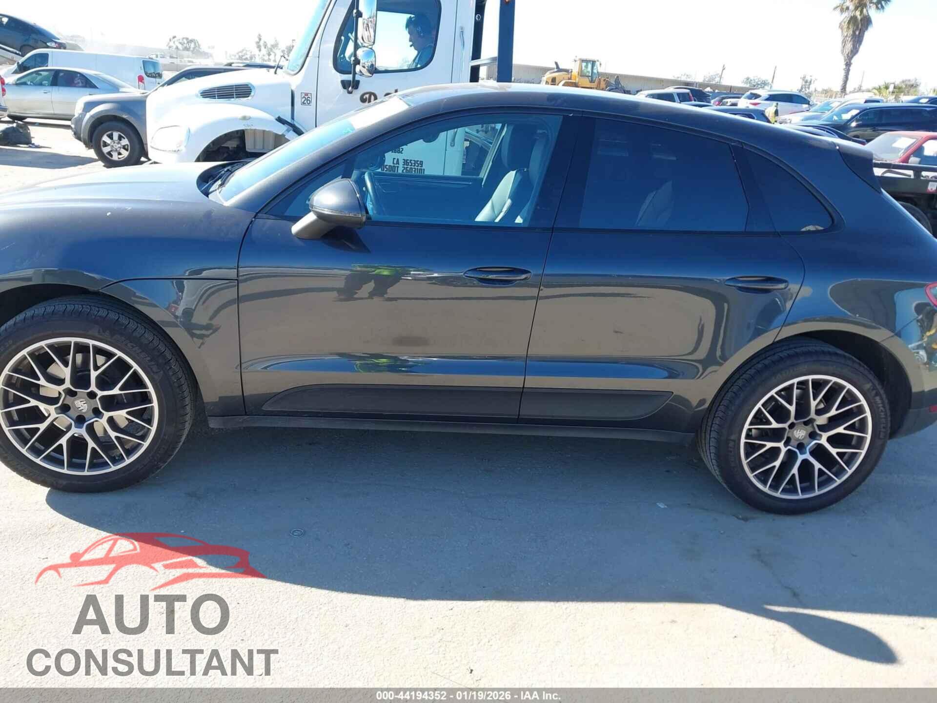 PORSCHE MACAN 2018 - WP1AA2A54JLB23077