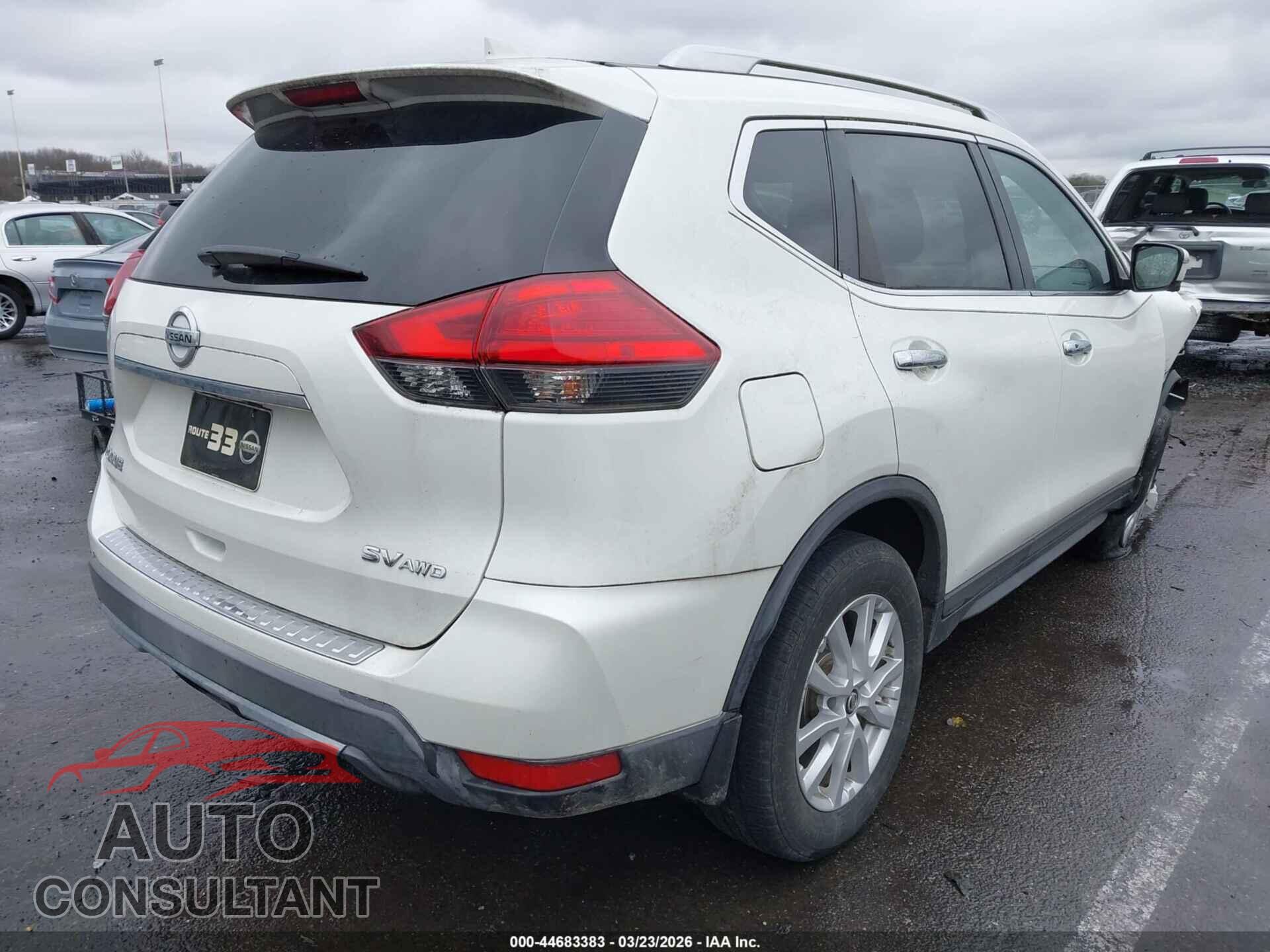 NISSAN ROGUE 2017 - KNMAT2MV9HP562012