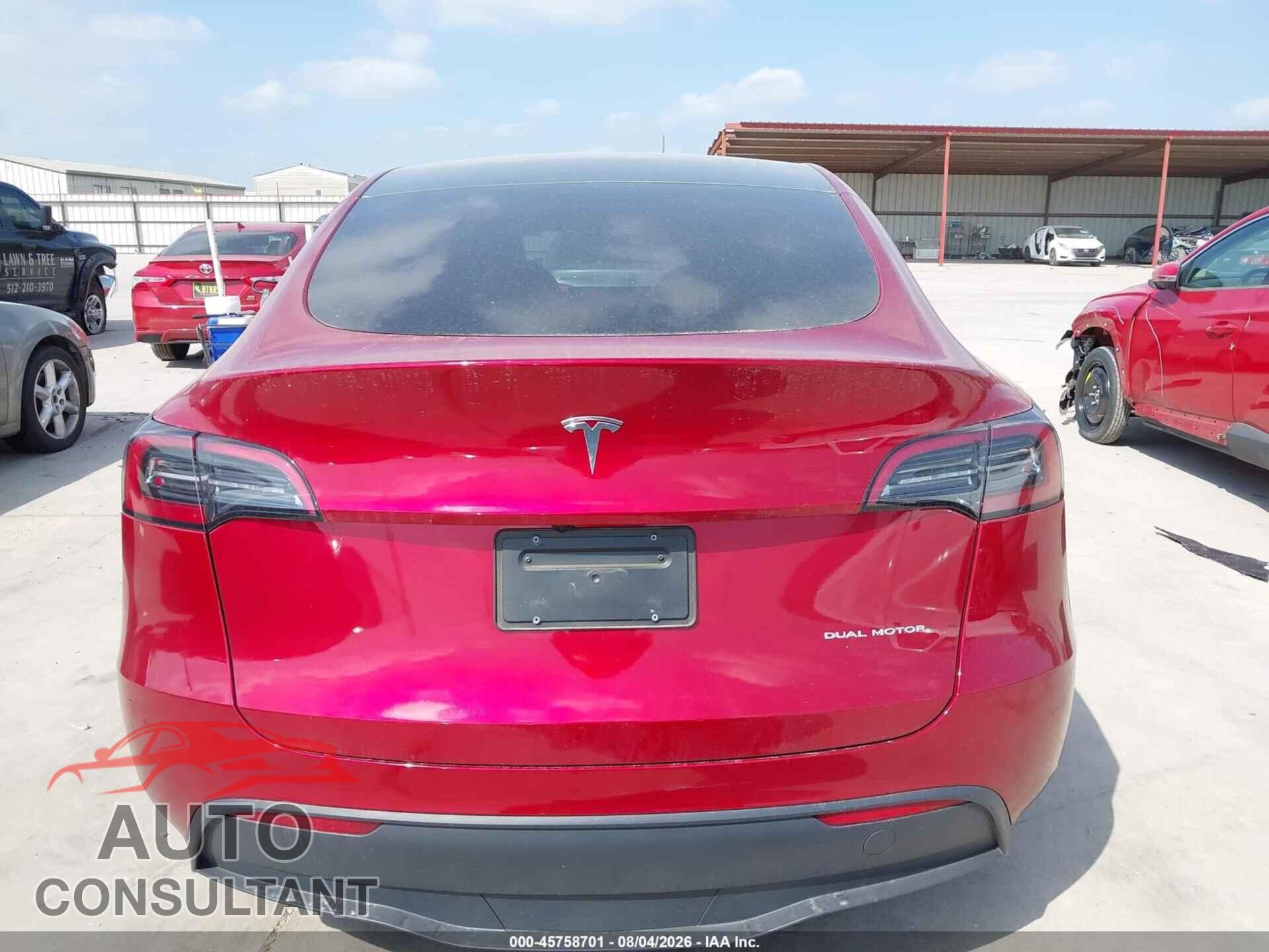 TESLA MODEL Y 2024 - 7SAYGAEE2RF210044