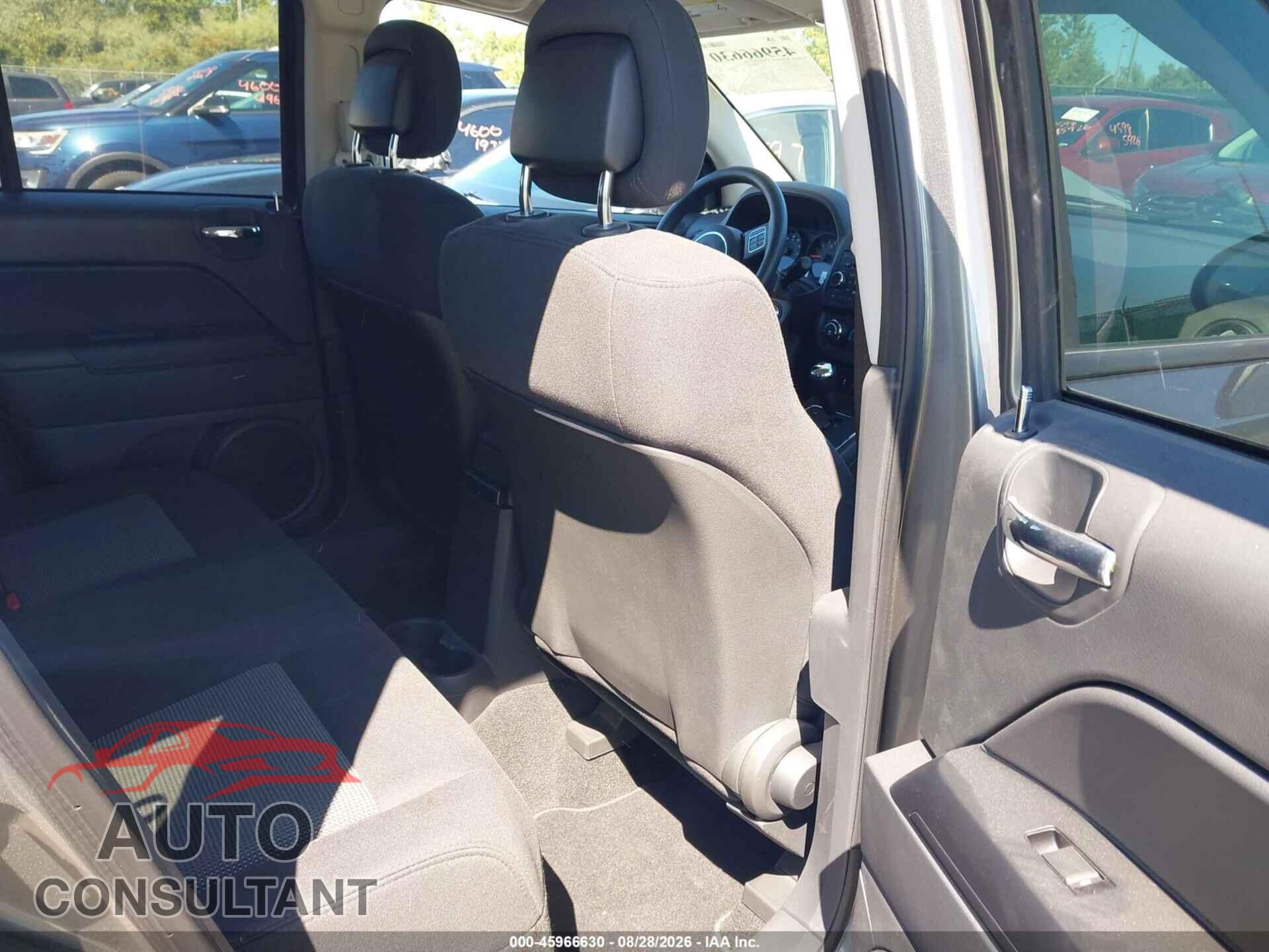 JEEP COMPASS 2011 - 1J4NF1FB8BD235190