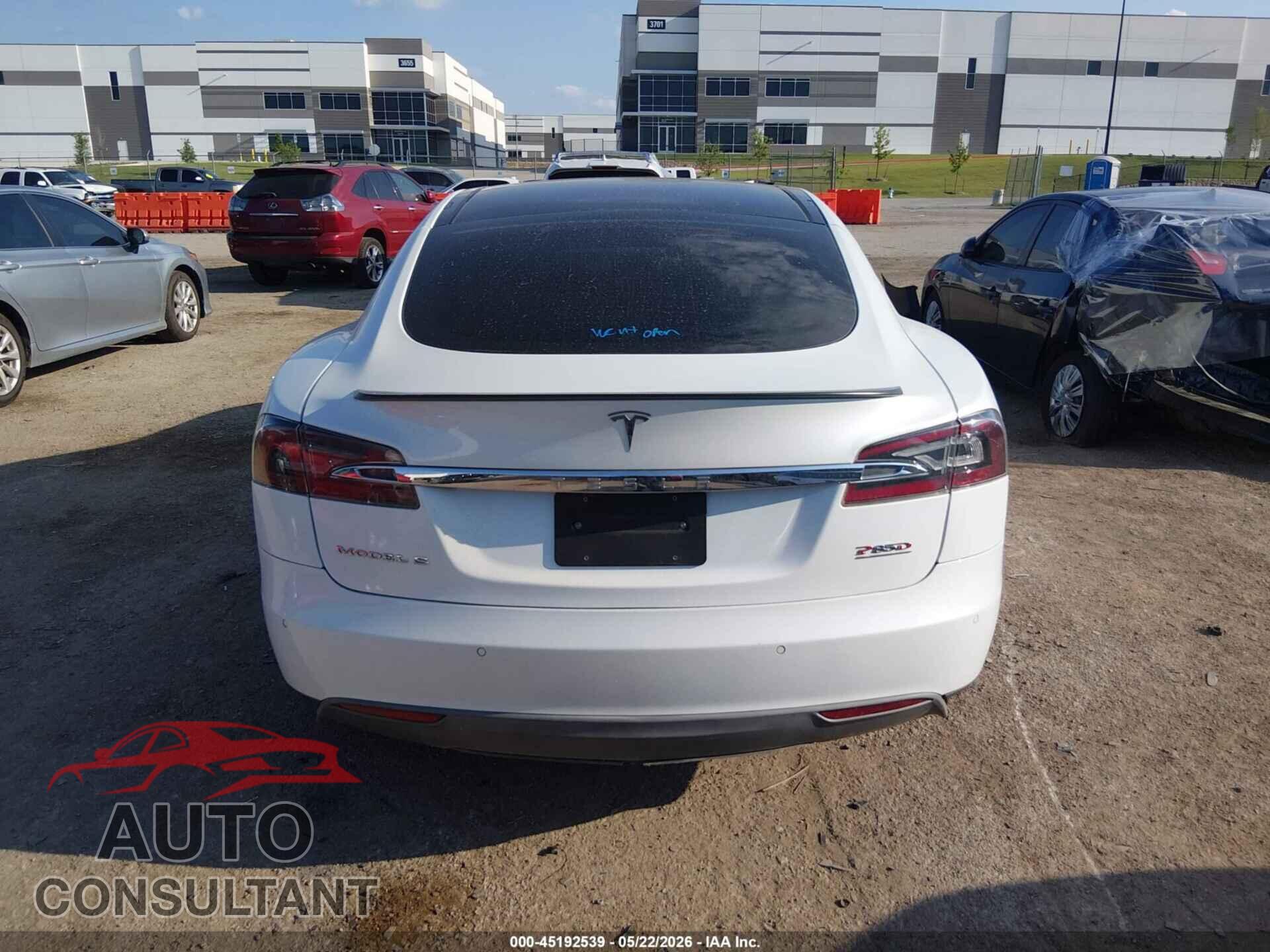 TESLA MODEL S 2014 - 5YJSA1H25EFP67403