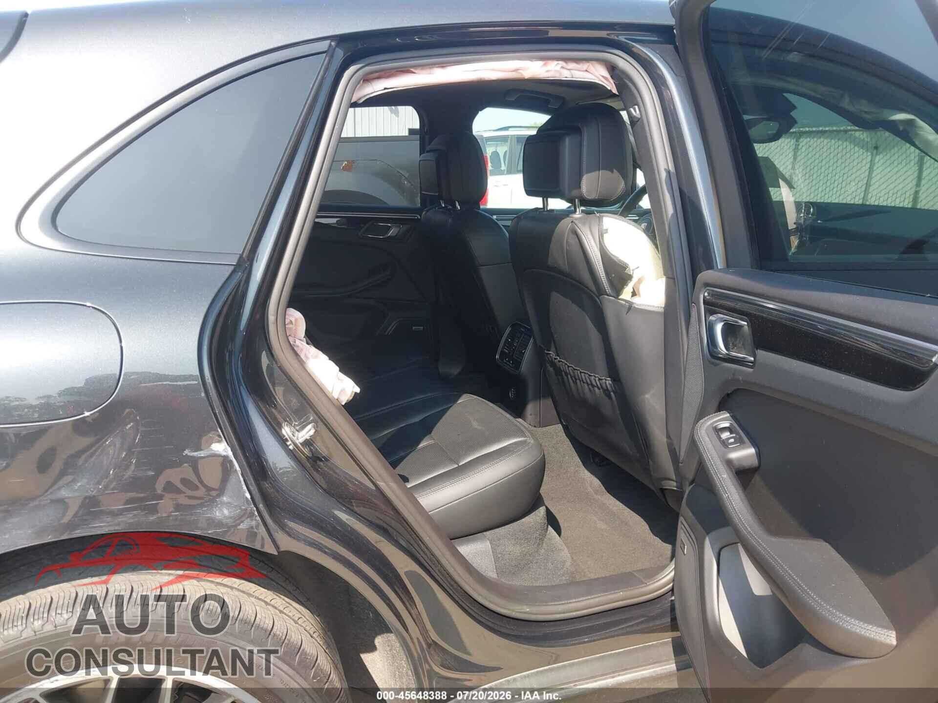 PORSCHE MACAN 2018 - WP1AA2A58JLB20456