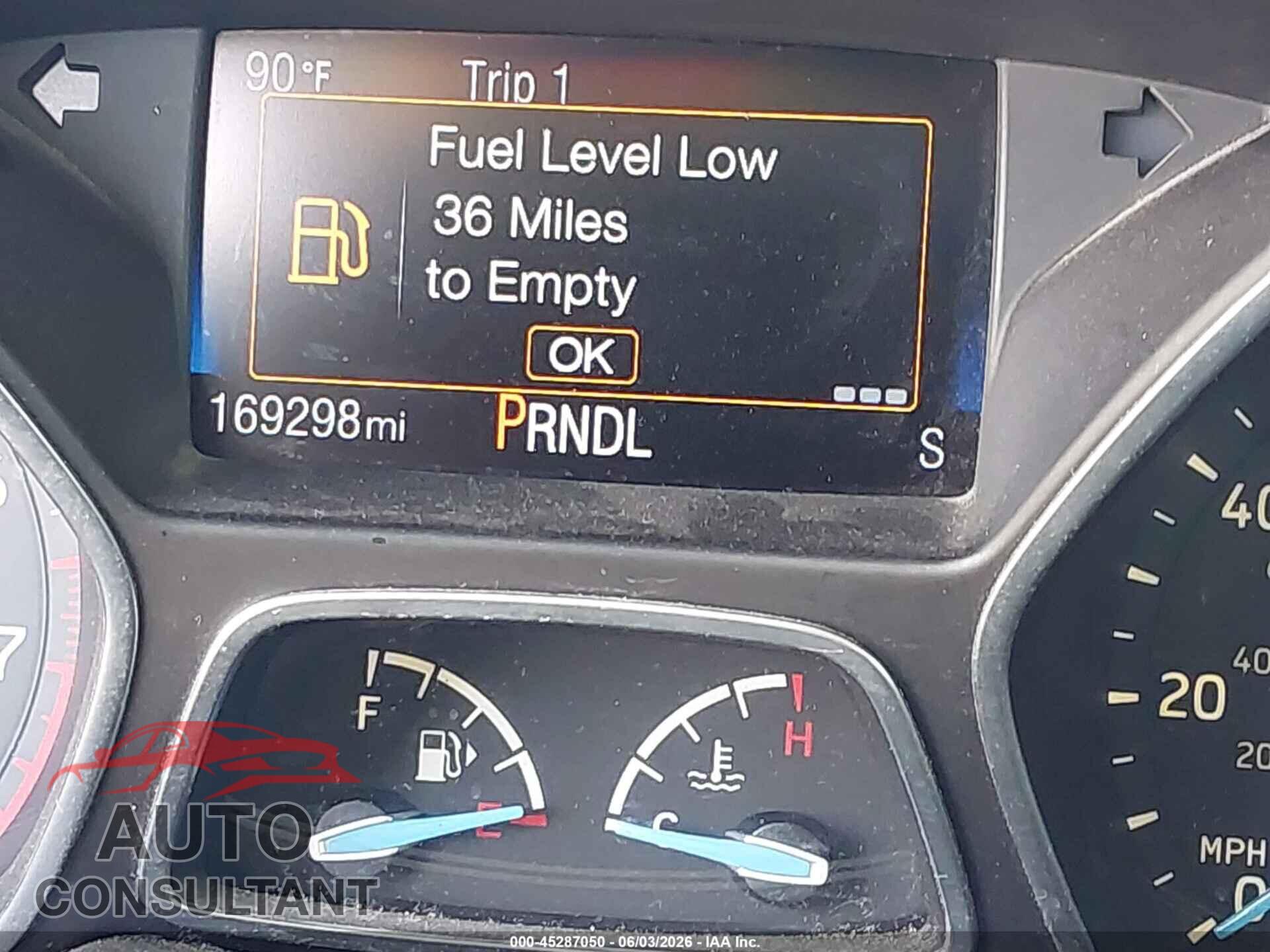 FORD FOCUS 2017 - 1FADP3F21HL284164