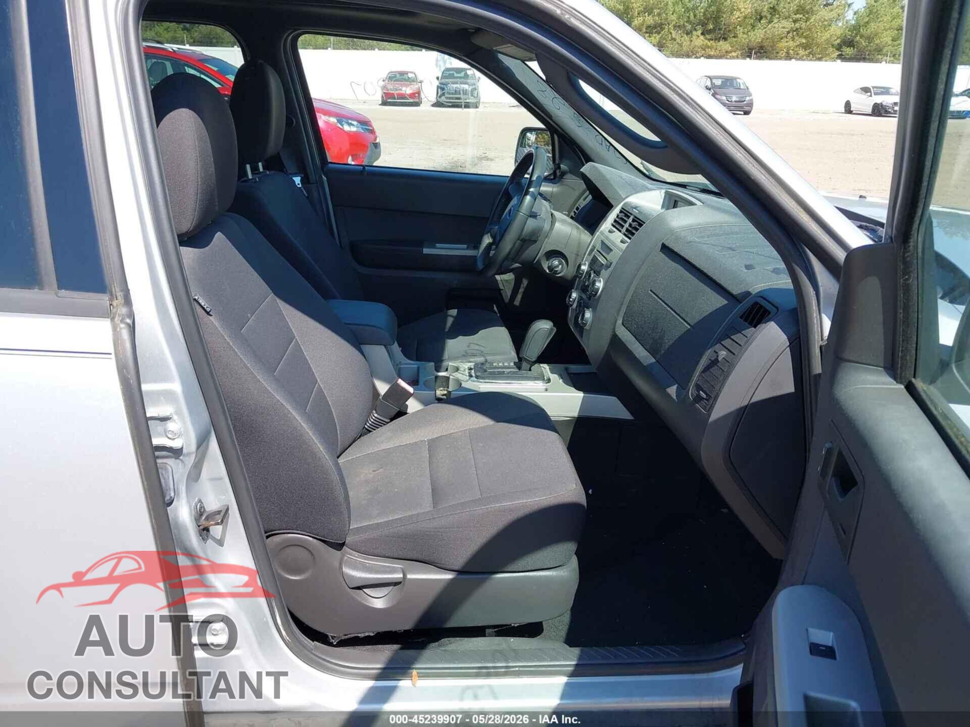 FORD ESCAPE 2011 - 1FMCU0D77BKB23077