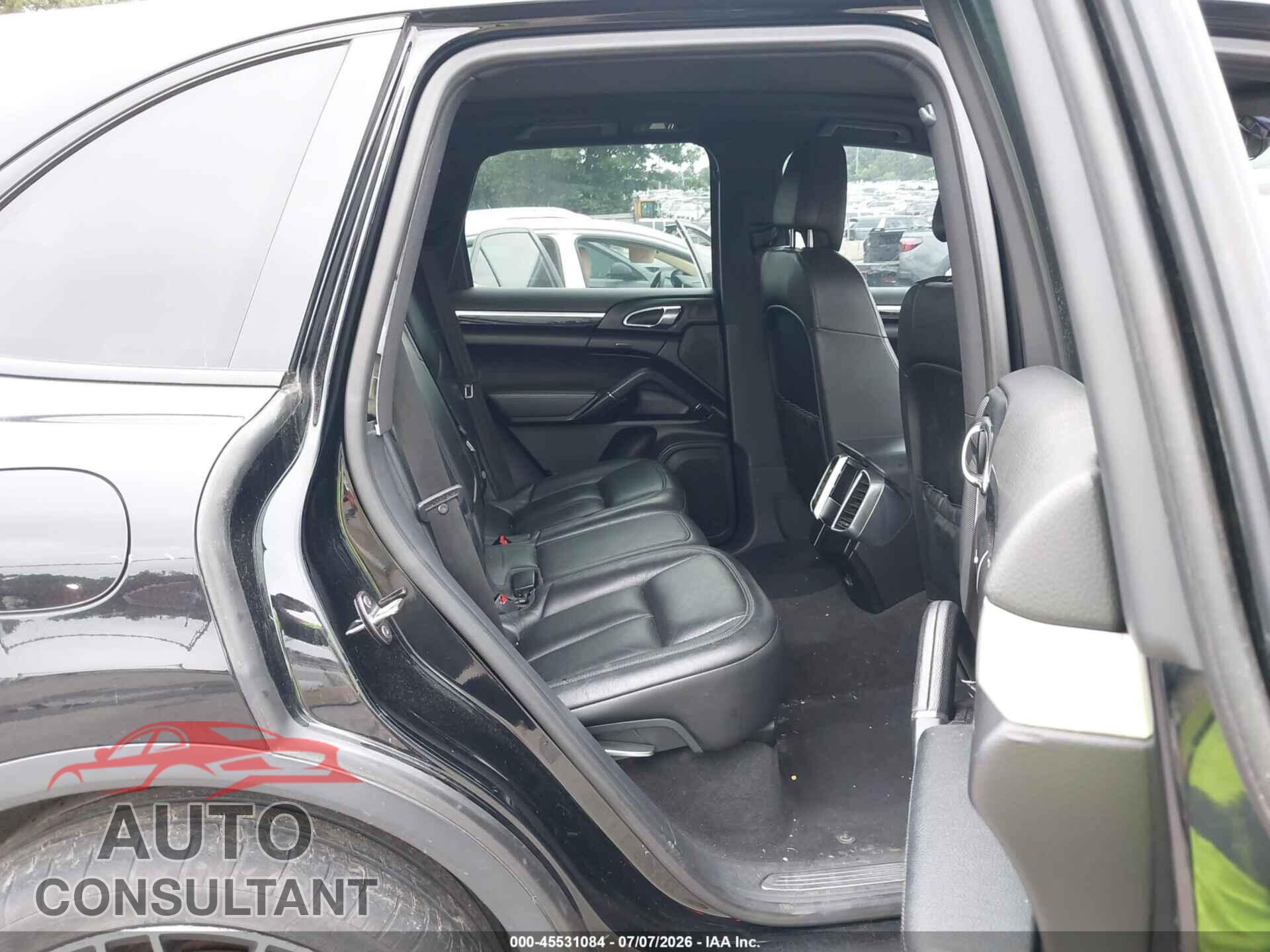 PORSCHE CAYENNE 2017 - WP1AA2A24HKA89633