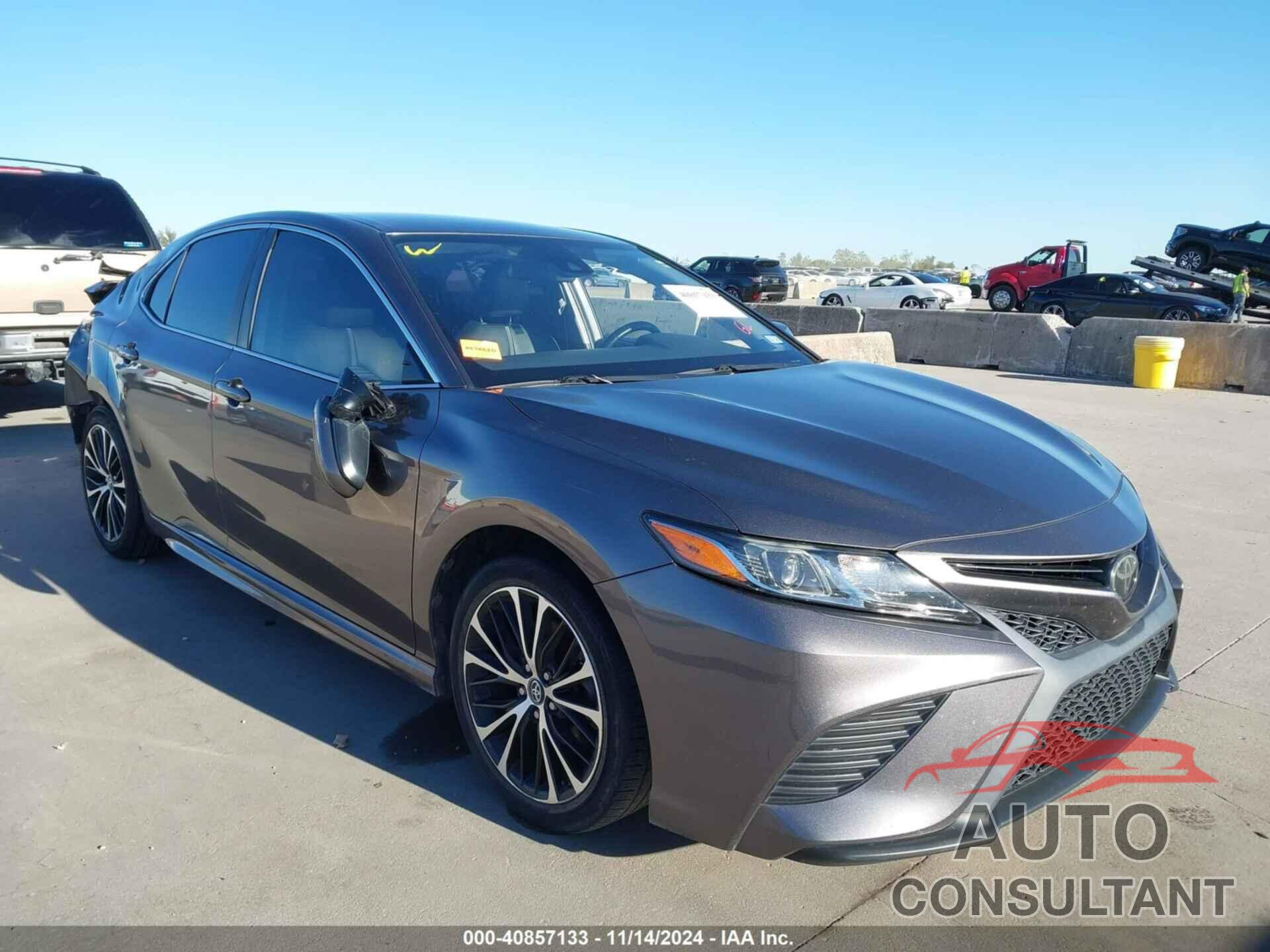TOYOTA CAMRY 2018 - 4T1B11HK6JU134583