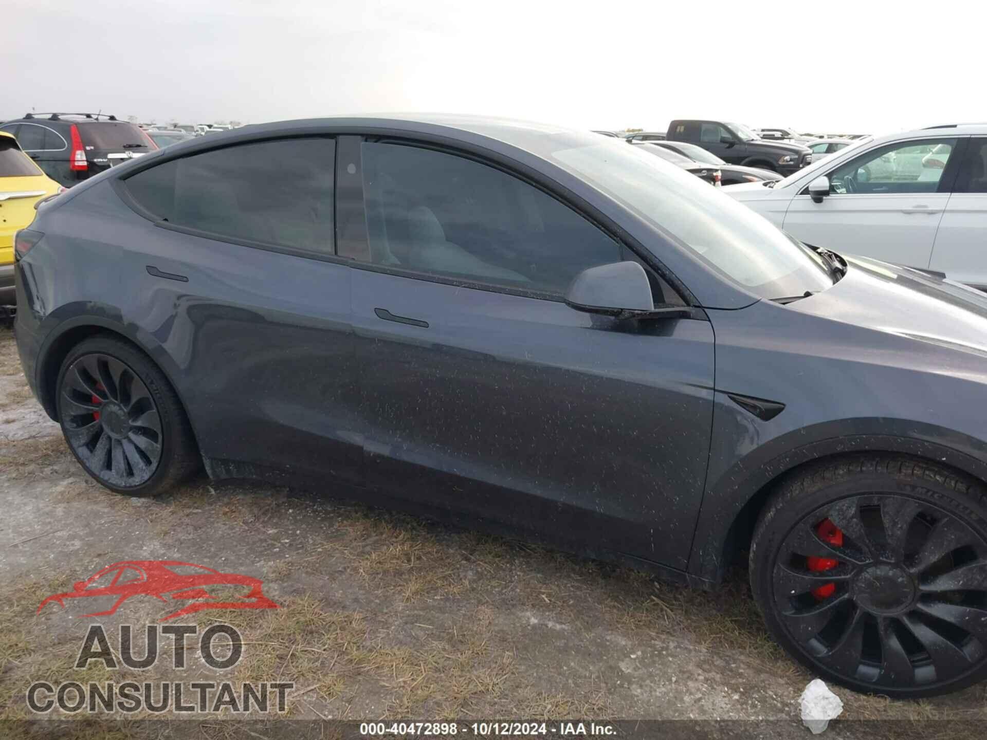 TESLA MODEL Y 2023 - 7SAYGDEFXPF978345