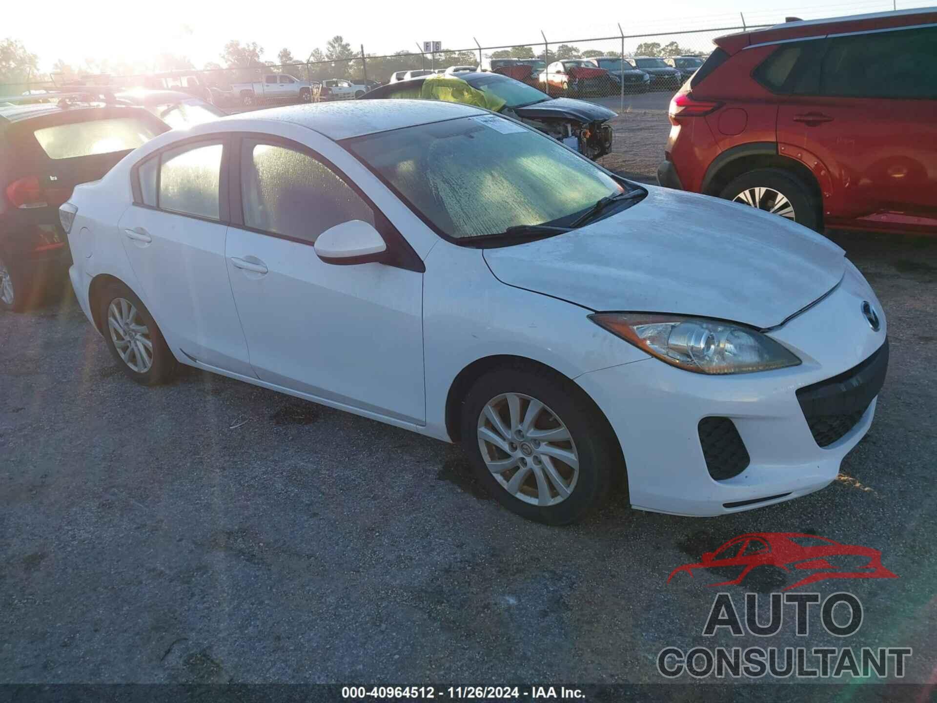 MAZDA MAZDA3 2012 - JM1BL1UF2C1555356