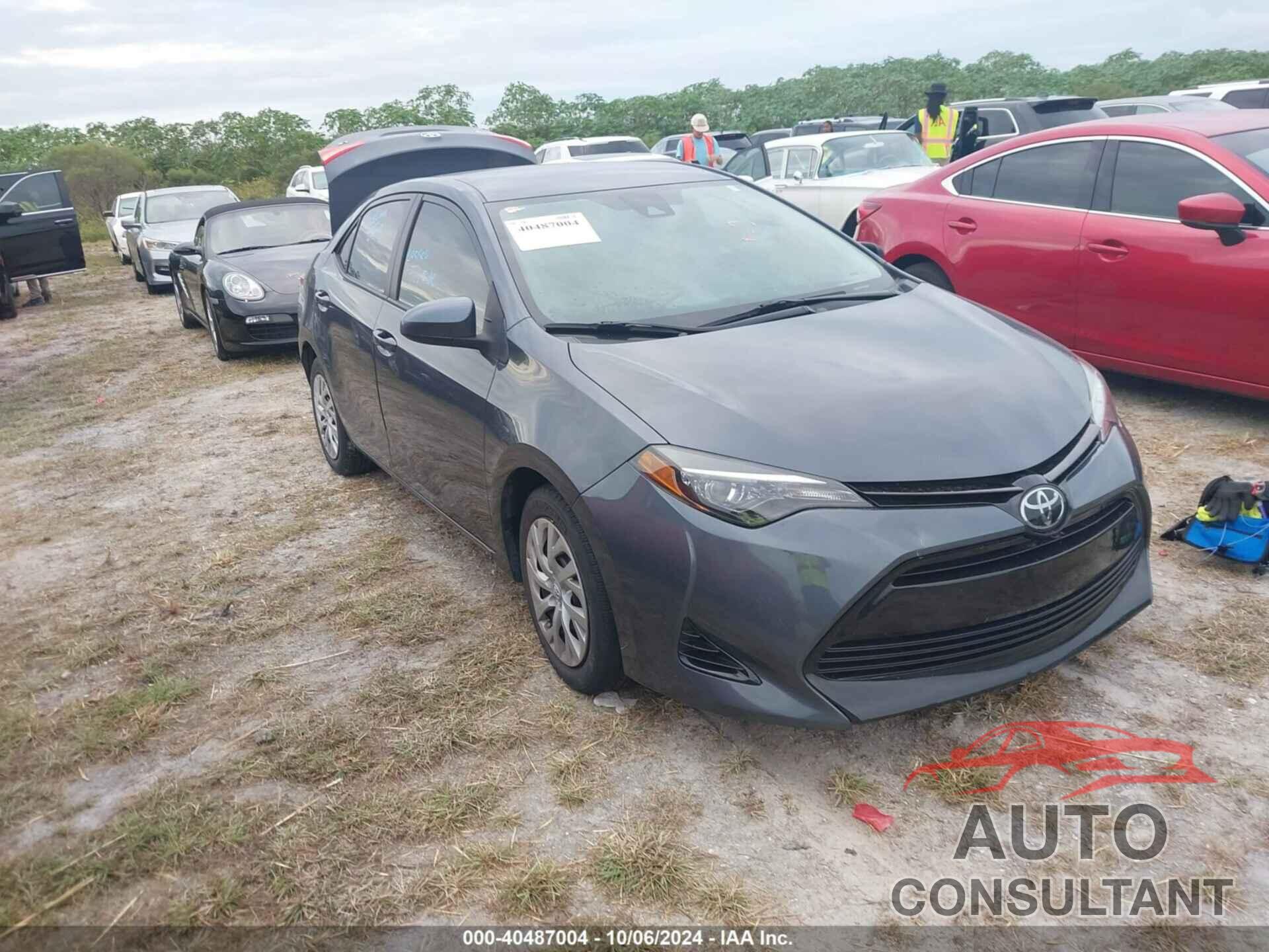 TOYOTA COROLLA 2018 - 5YFBURHEXJP852221