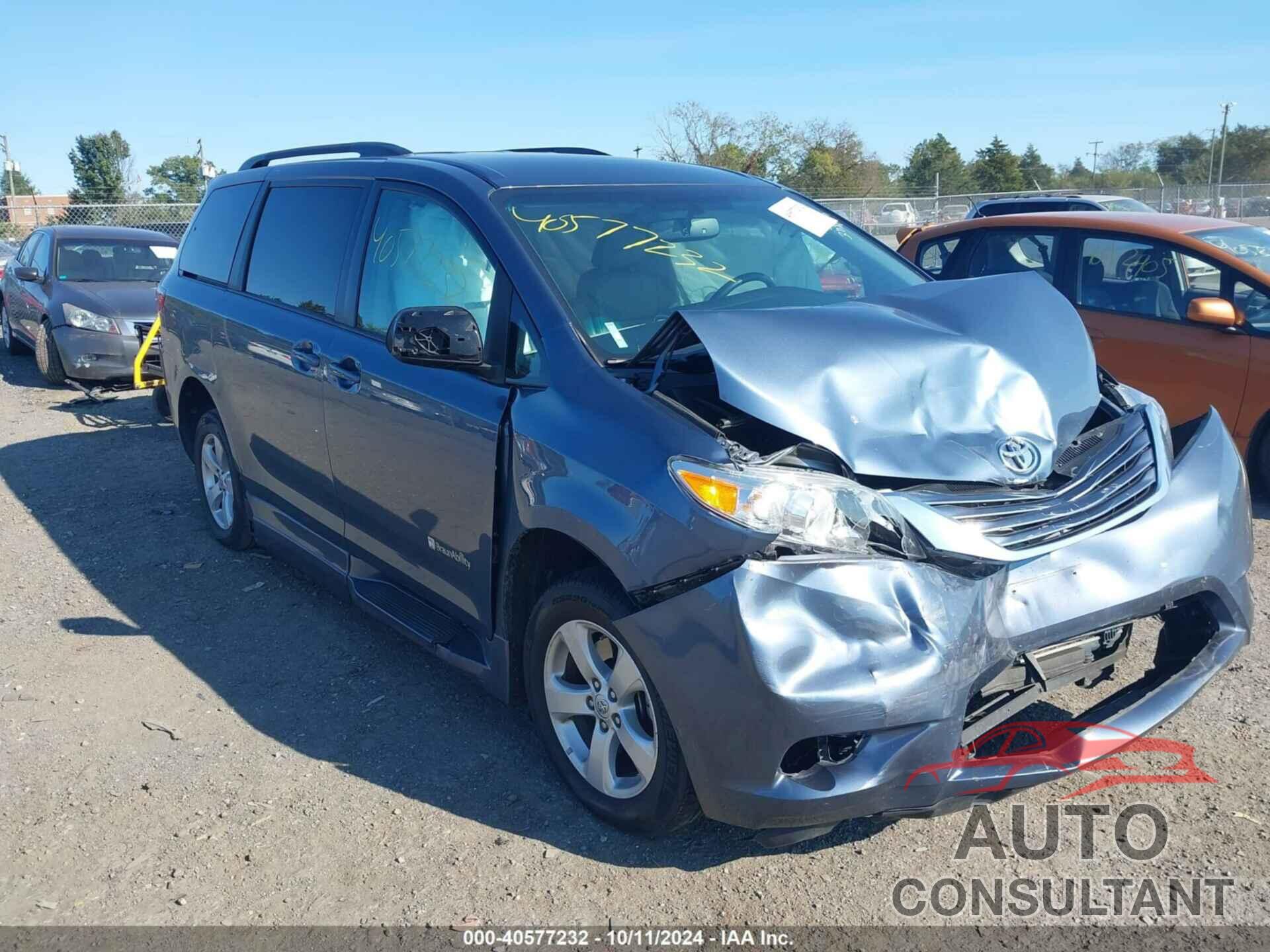 TOYOTA SIENNA 2017 - 5TDKZ3DC8HS887280