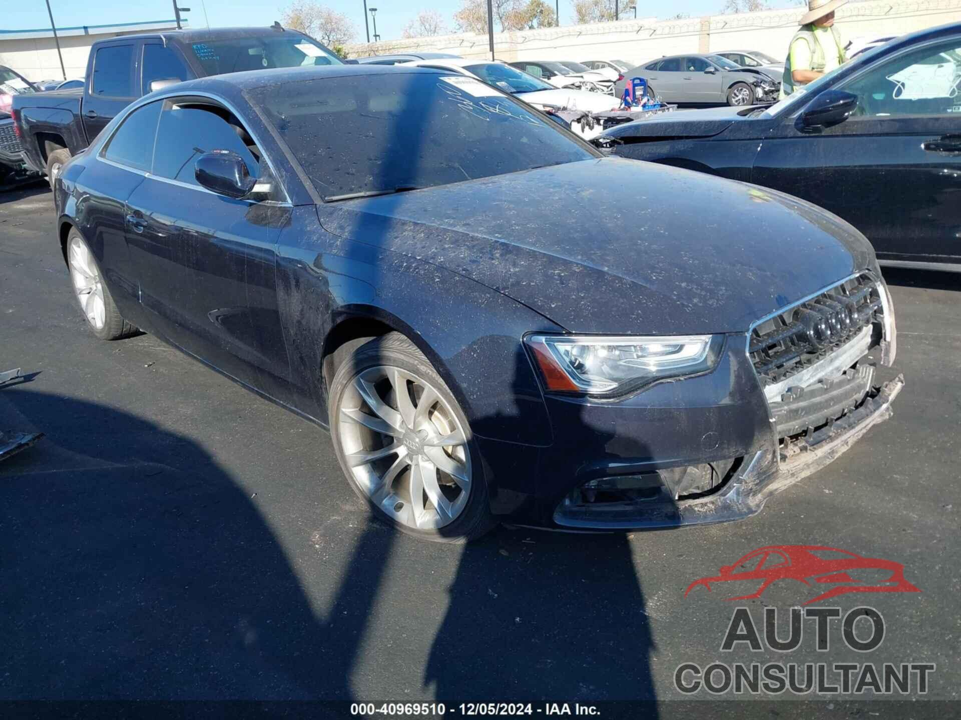 AUDI A5 2013 - WAUVFAFR9DA001418