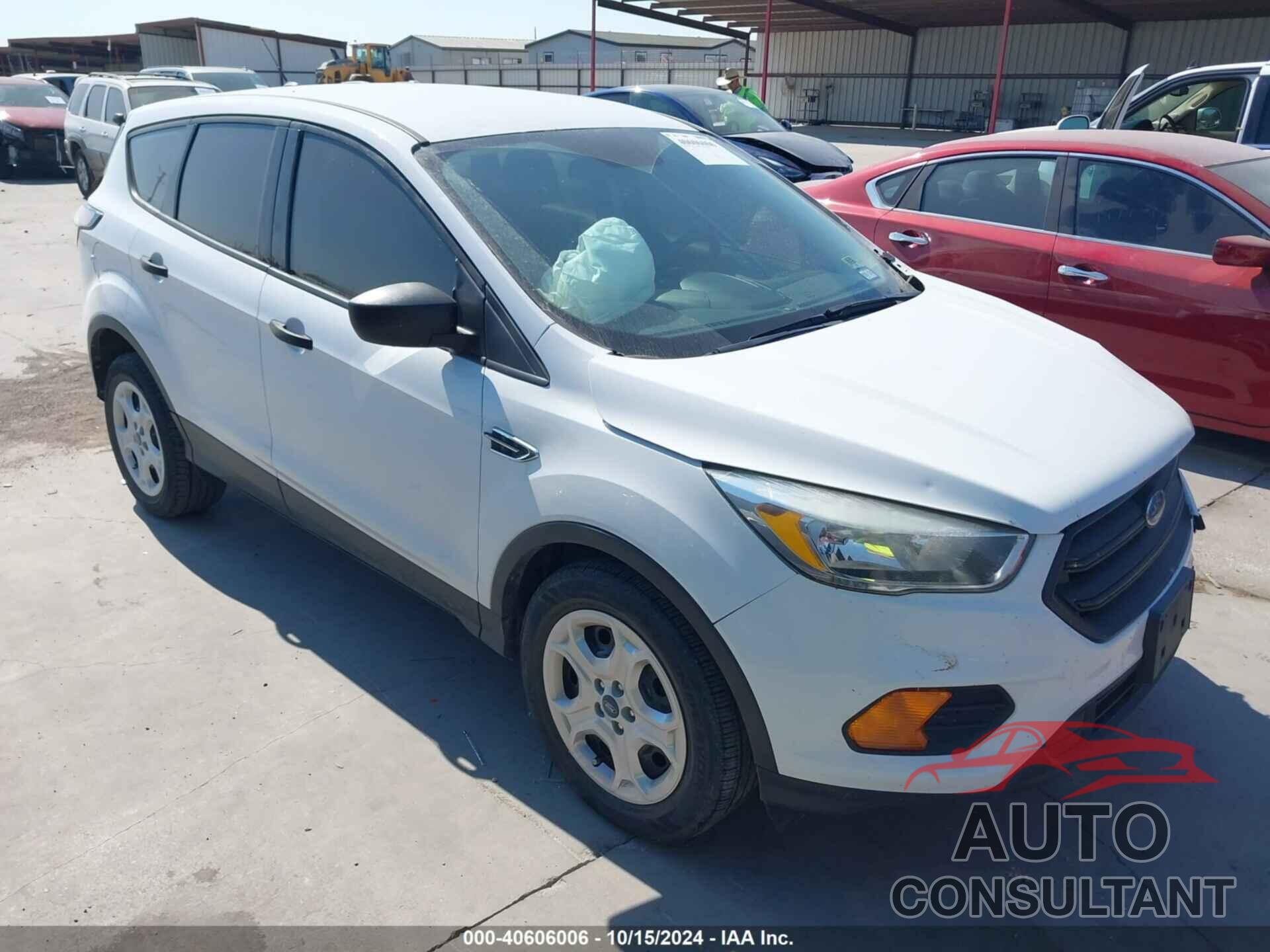 FORD ESCAPE 2017 - 1FMCU0F72HUA49755