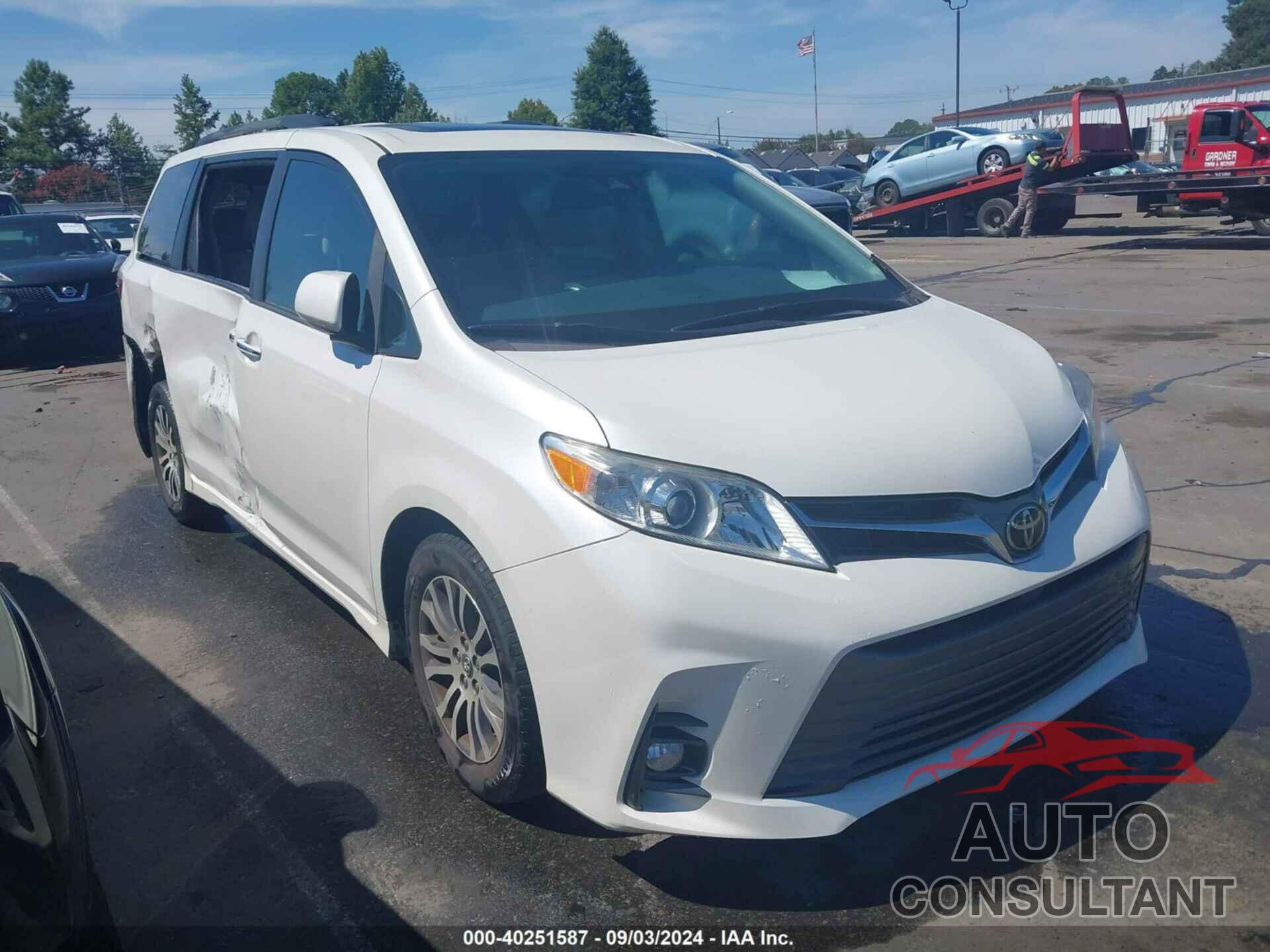 TOYOTA SIENNA 2018 - 5TDYZ3DC0JS908980