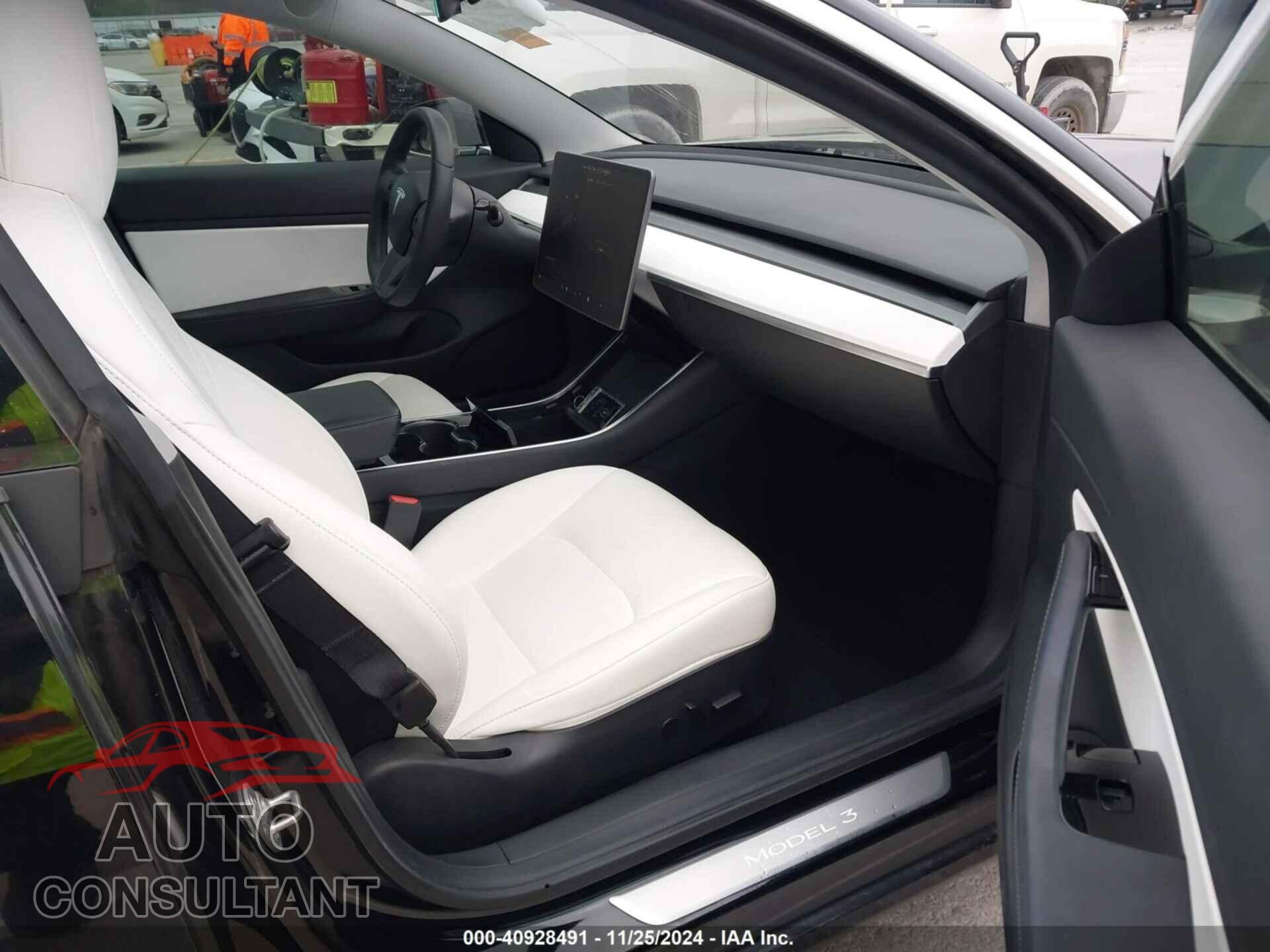 TESLA MODEL 3 2020 - 5YJ3E1EB5LF769677