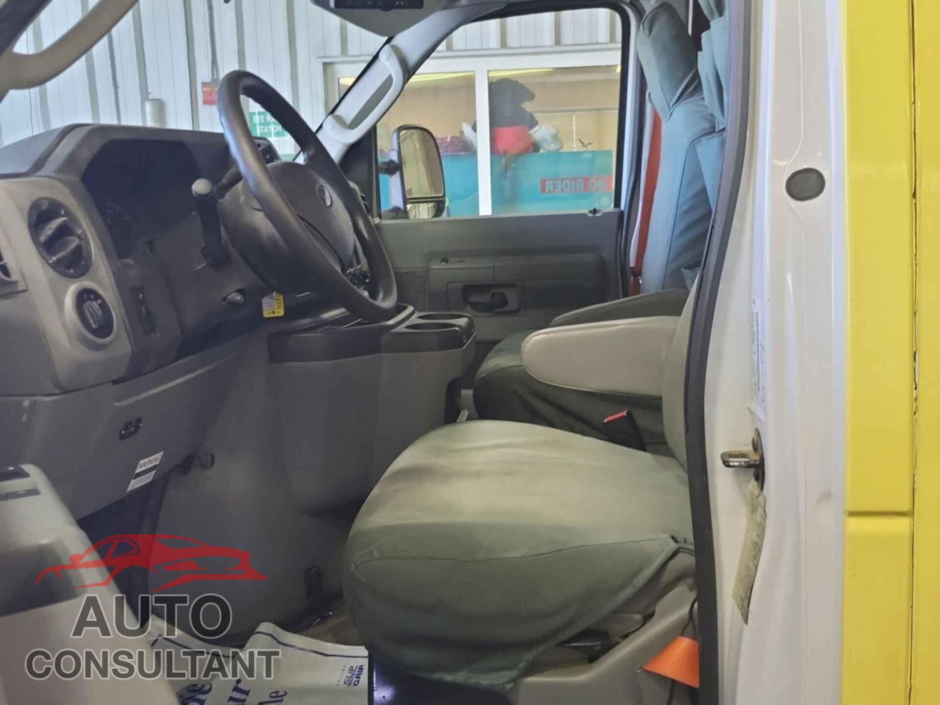 FORD ECONOLINE 2017 - 1FDXE4FS7HDC69015