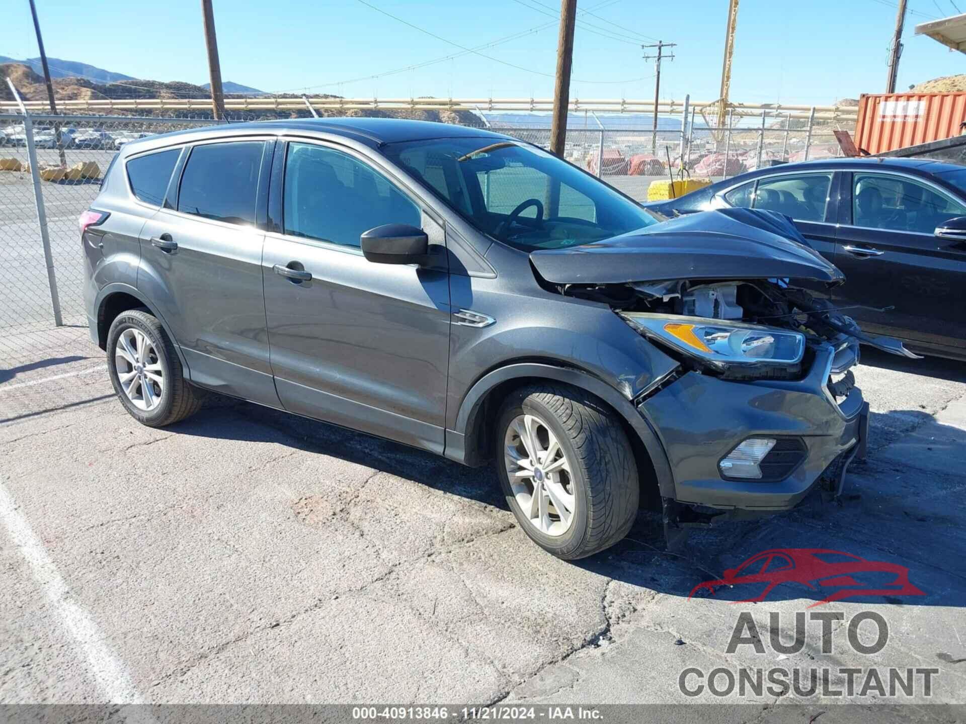 FORD ESCAPE 2017 - 1FMCU0GDXHUC80035