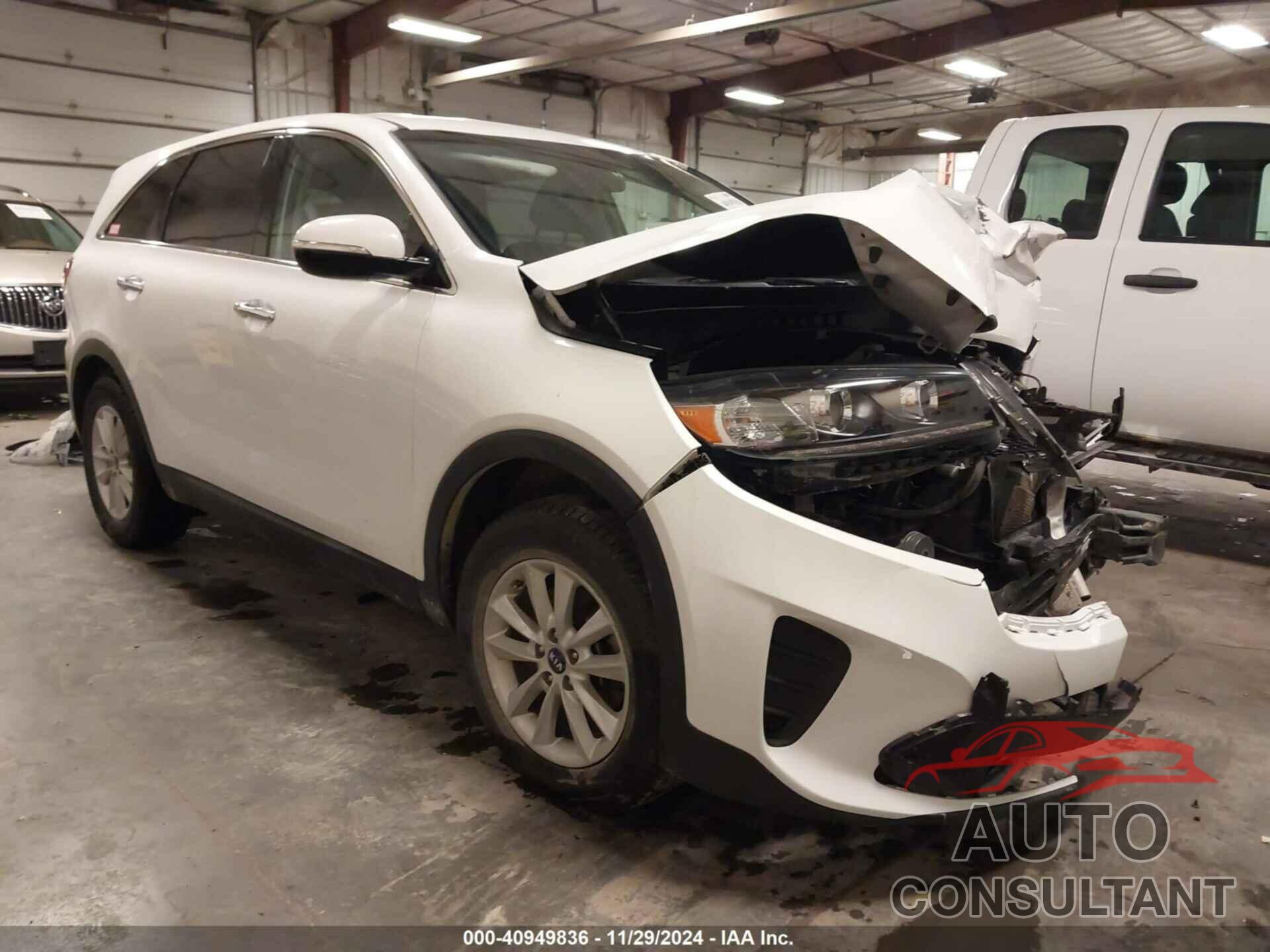 KIA SORENTO 2019 - 5XYPG4A38KG611322