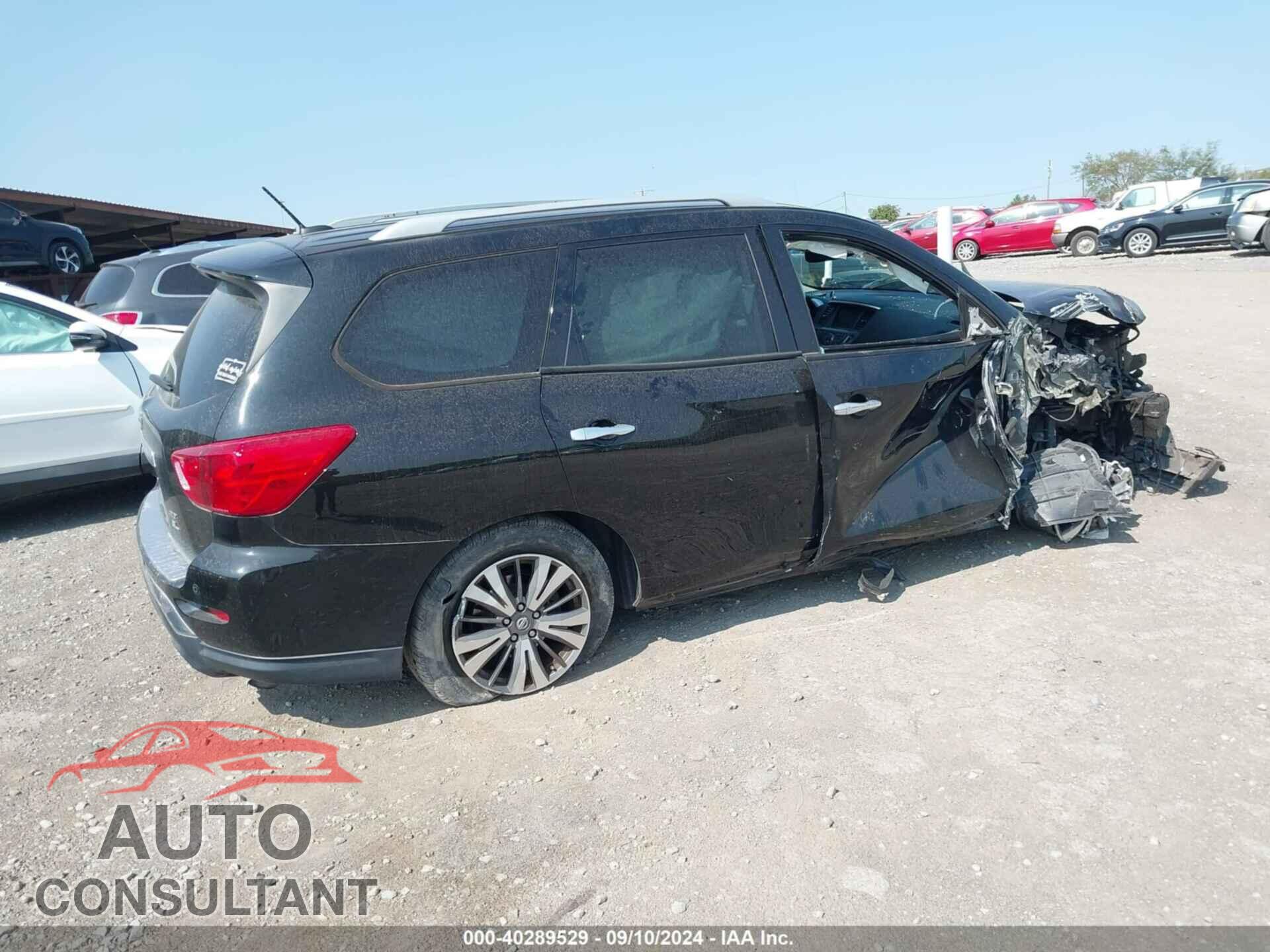 NISSAN PATHFINDER 2017 - 5N1DR2MM8HC637577