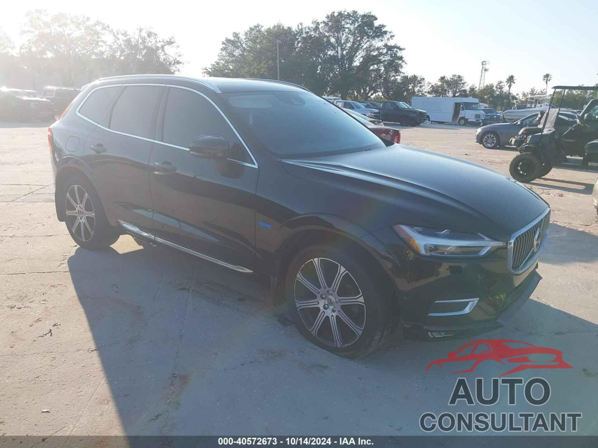 VOLVO XC60 2018 - YV4102RL1J1037421