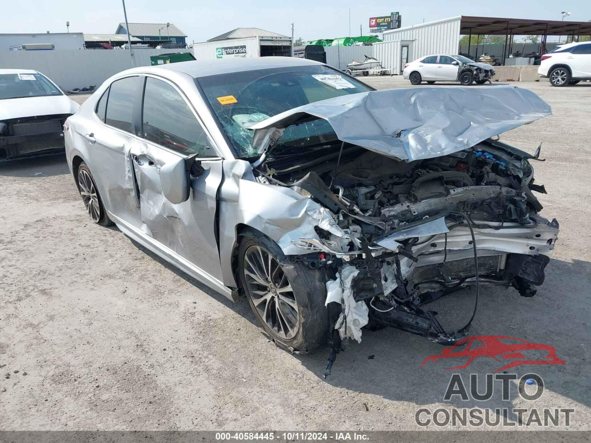 TOYOTA CAMRY 2018 - 4T1B11HK0JU151783