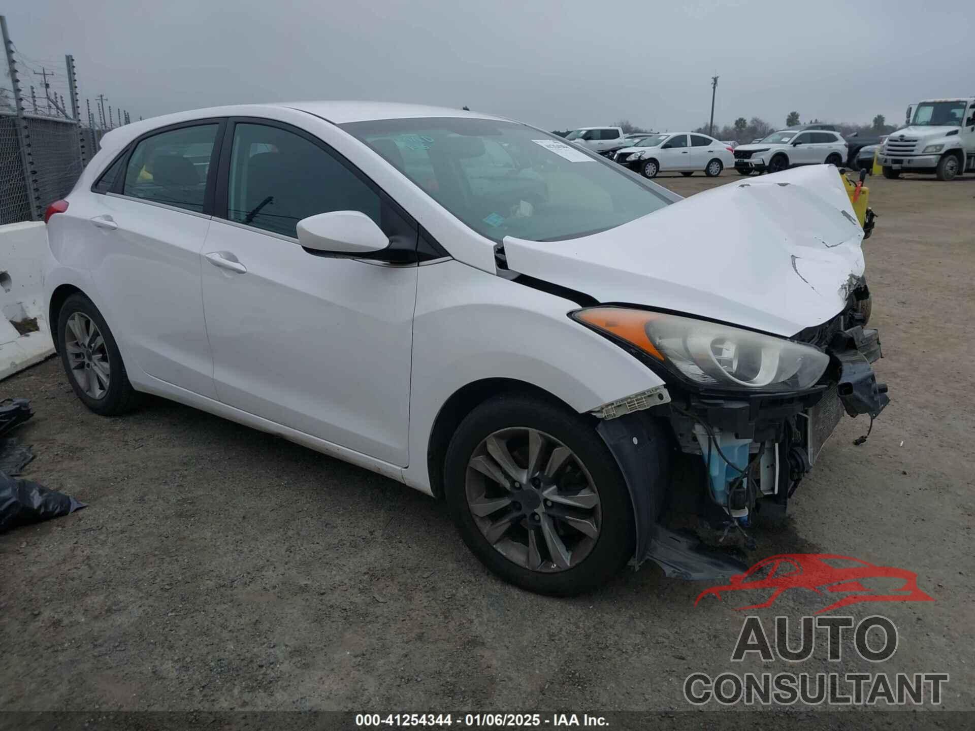 HYUNDAI ELANTRA GT 2013 - KMHD35LE1DU074289