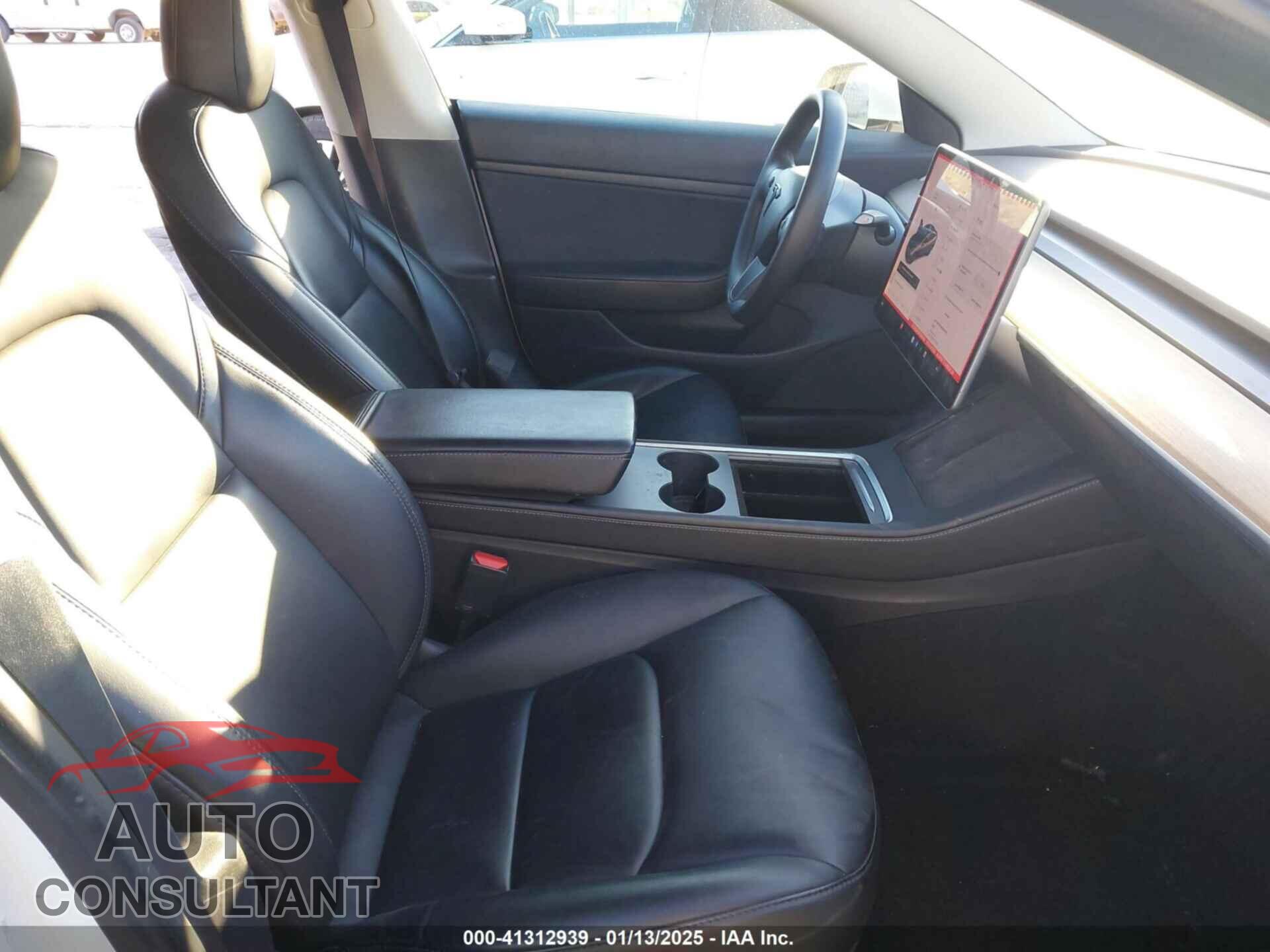 TESLA MODEL 3 2021 - 5YJ3E1EA1MF868148