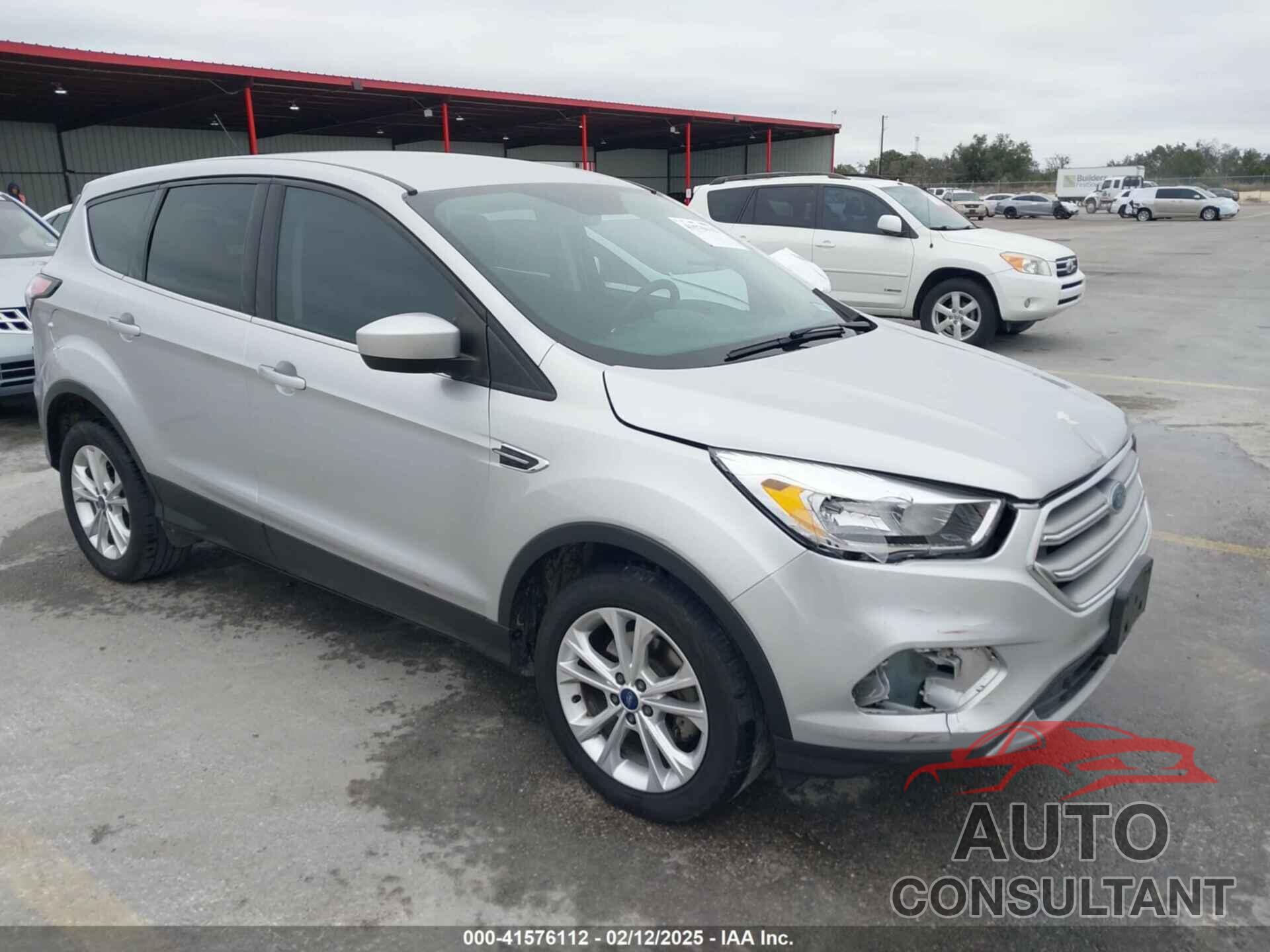 FORD ESCAPE 2017 - 1FMCU0GD8HUC00733