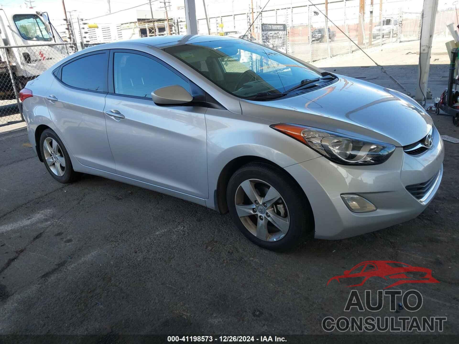 HYUNDAI ELANTRA 2013 - KMHDH4AE4DU667918