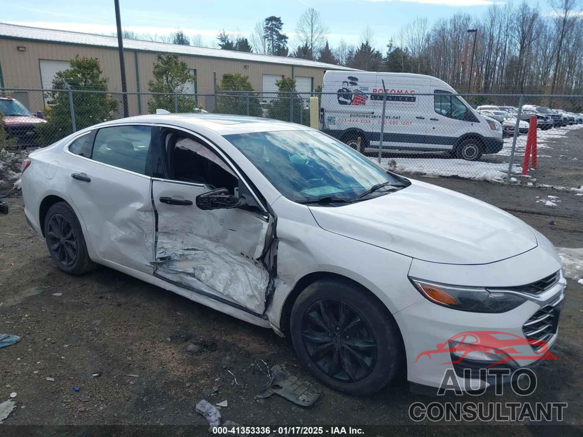CHEVROLET MALIBU 2020 - 1G1ZD5ST3LF125360