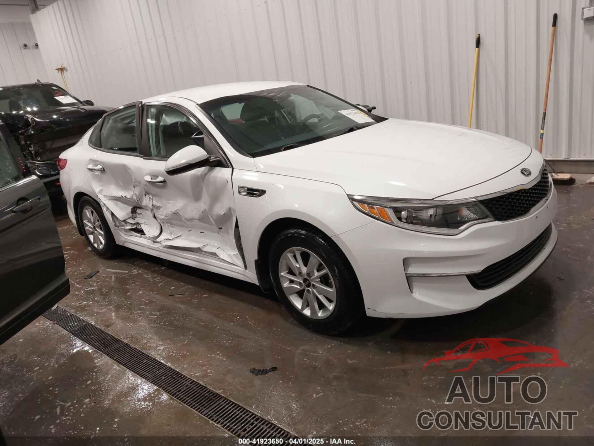 KIA OPTIMA 2016 - 5XXGT4L38GG048180
