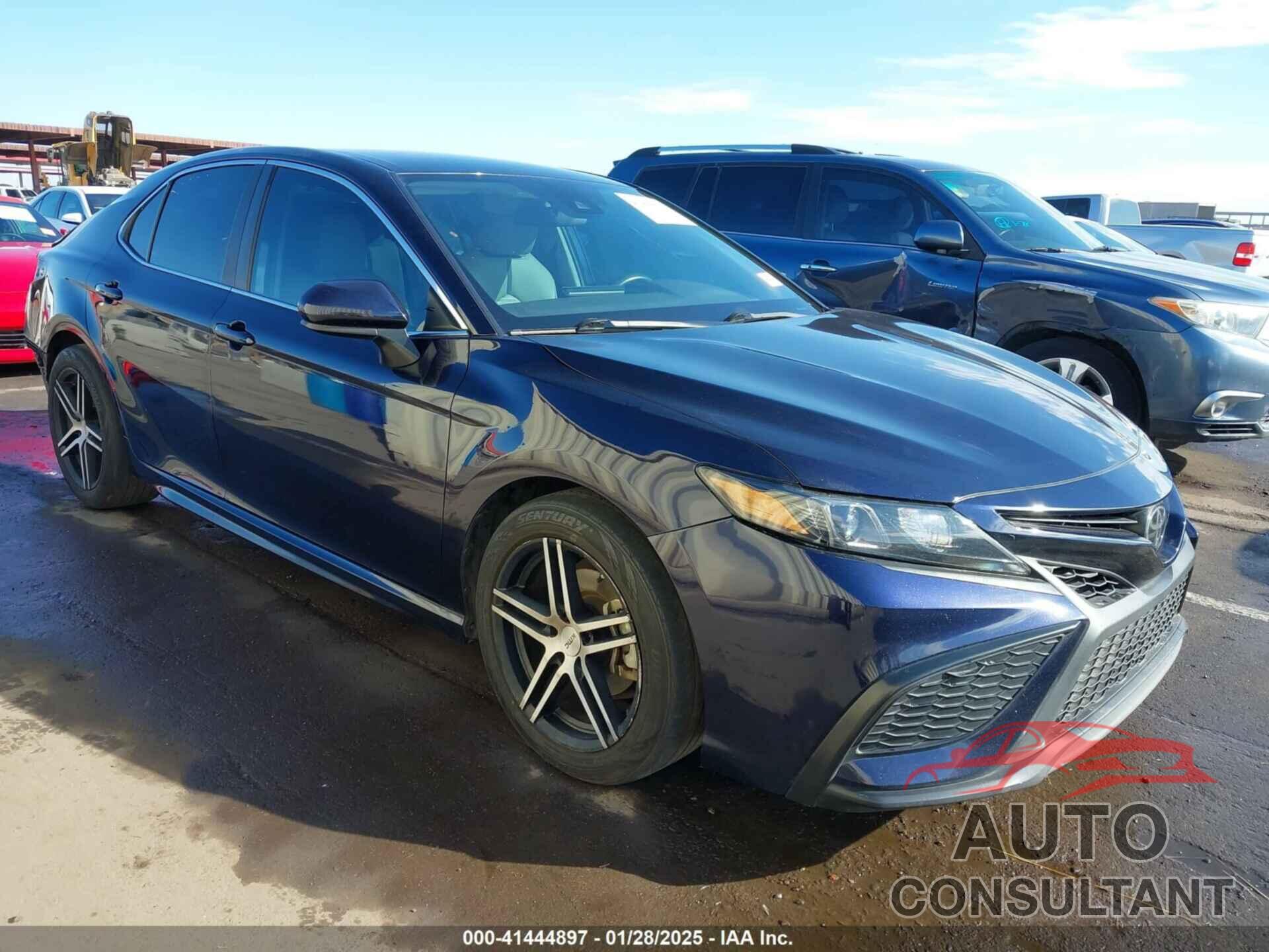 TOYOTA CAMRY 2021 - 4T1G11AK3MU562423