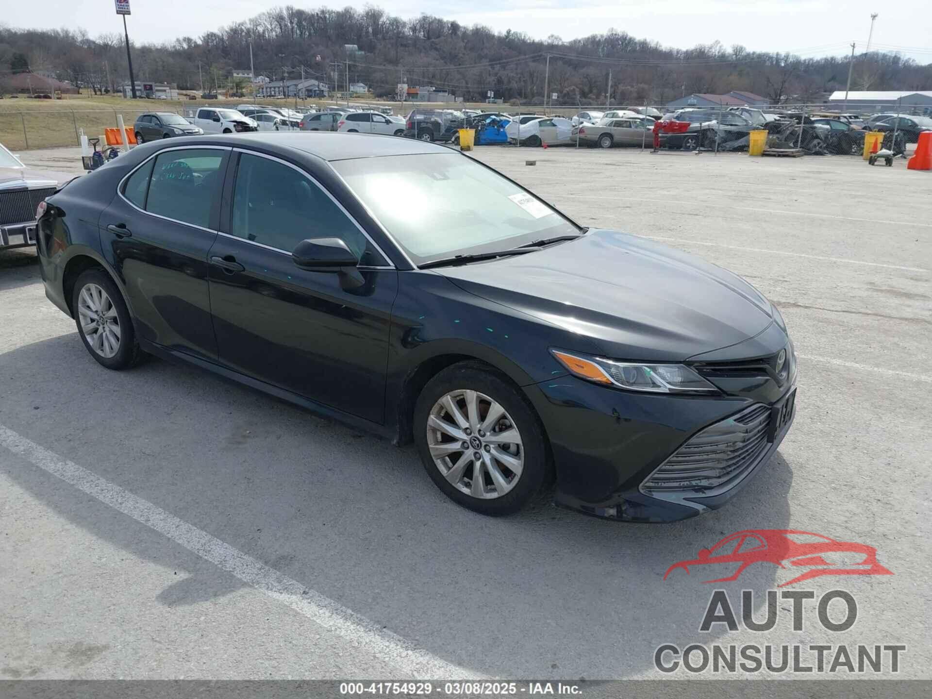 TOYOTA CAMRY 2018 - 4T1B11HK6JU036153