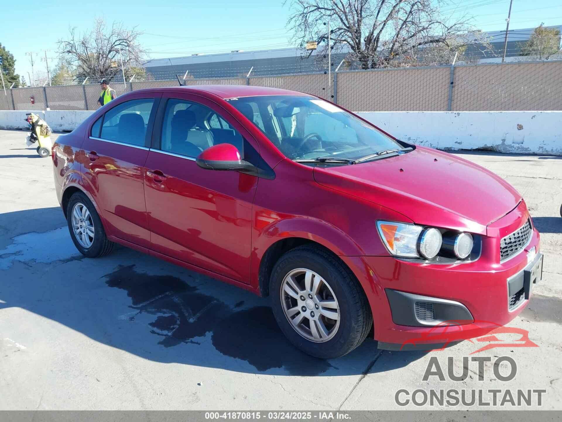 CHEVROLET SONIC 2013 - 1G1JC5SB2D4115715