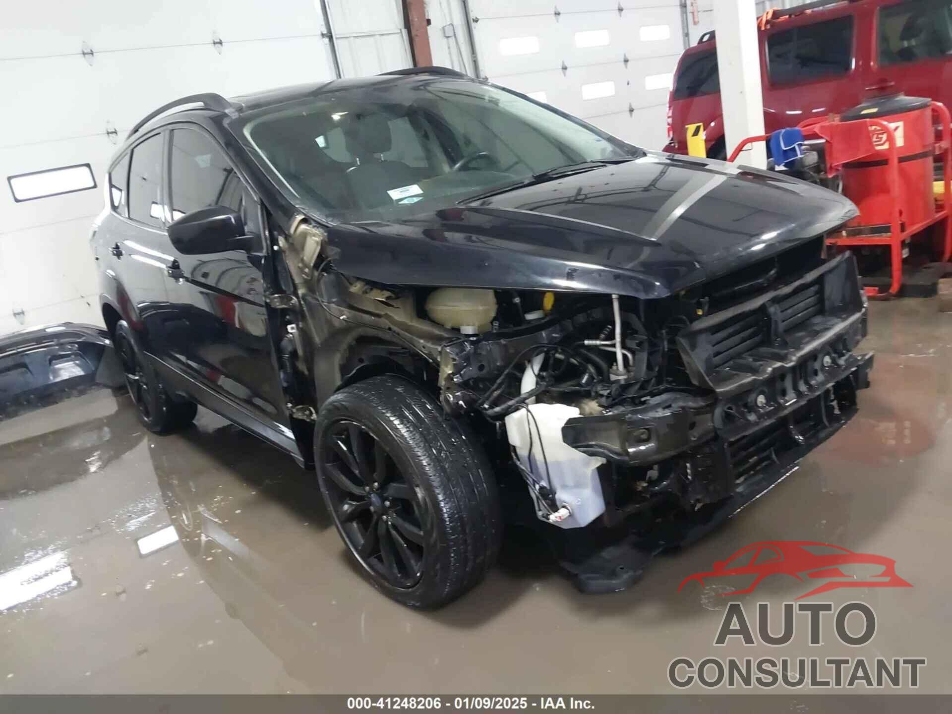 FORD ESCAPE 2017 - 1FMCU0GDXHUD27077