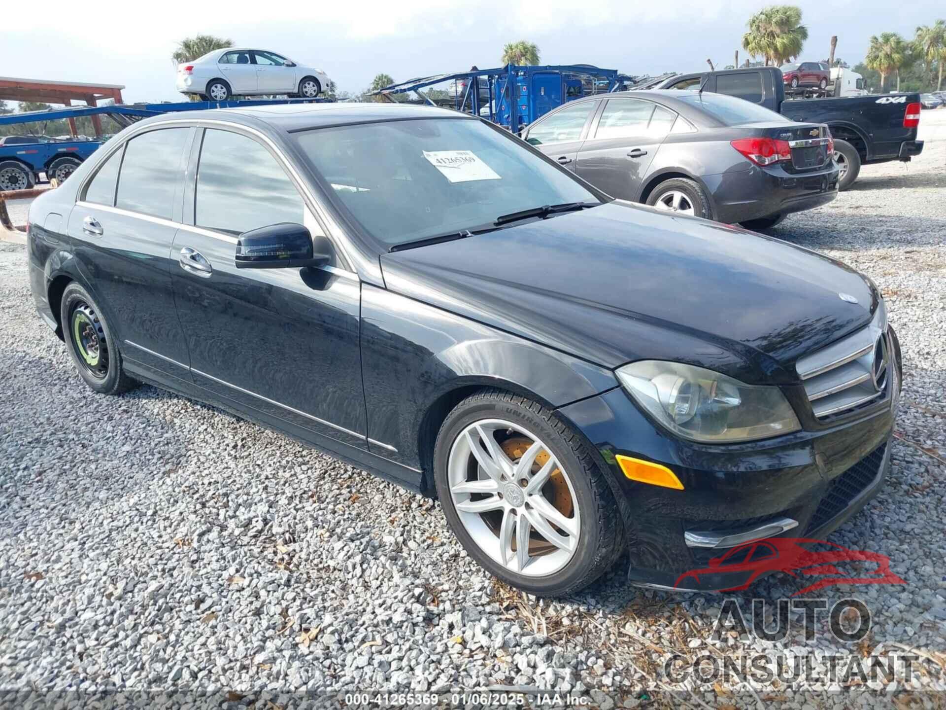 MERCEDES-BENZ C 250 2013 - WDDGF4HB9DR245316