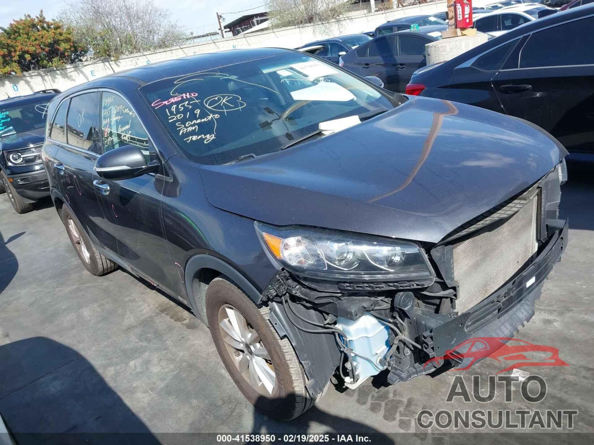 KIA SORENTO 2019 - 5XYPGDA55KG553235