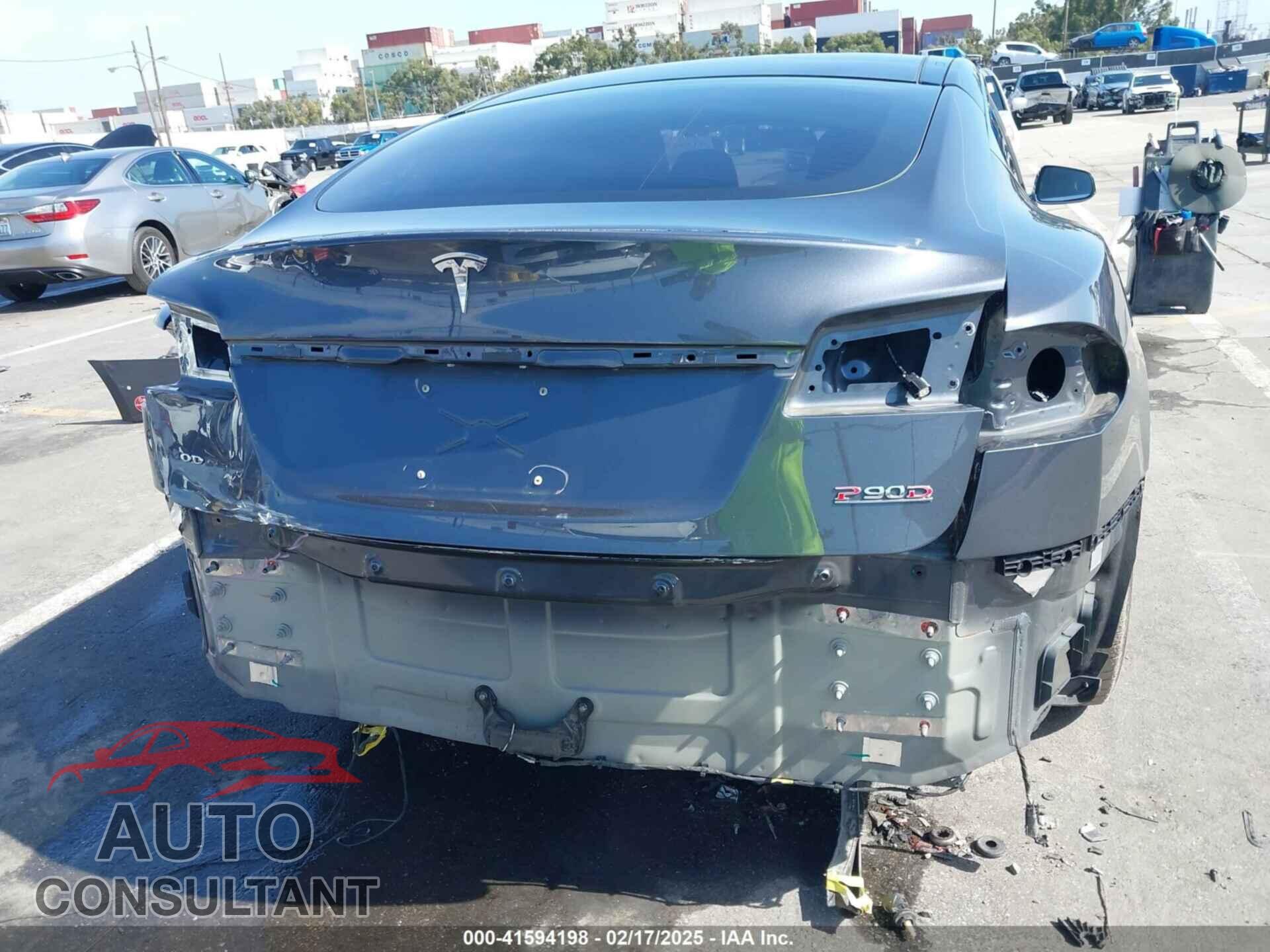 TESLA MODEL S 2015 - 5YJSA1E41FF110217